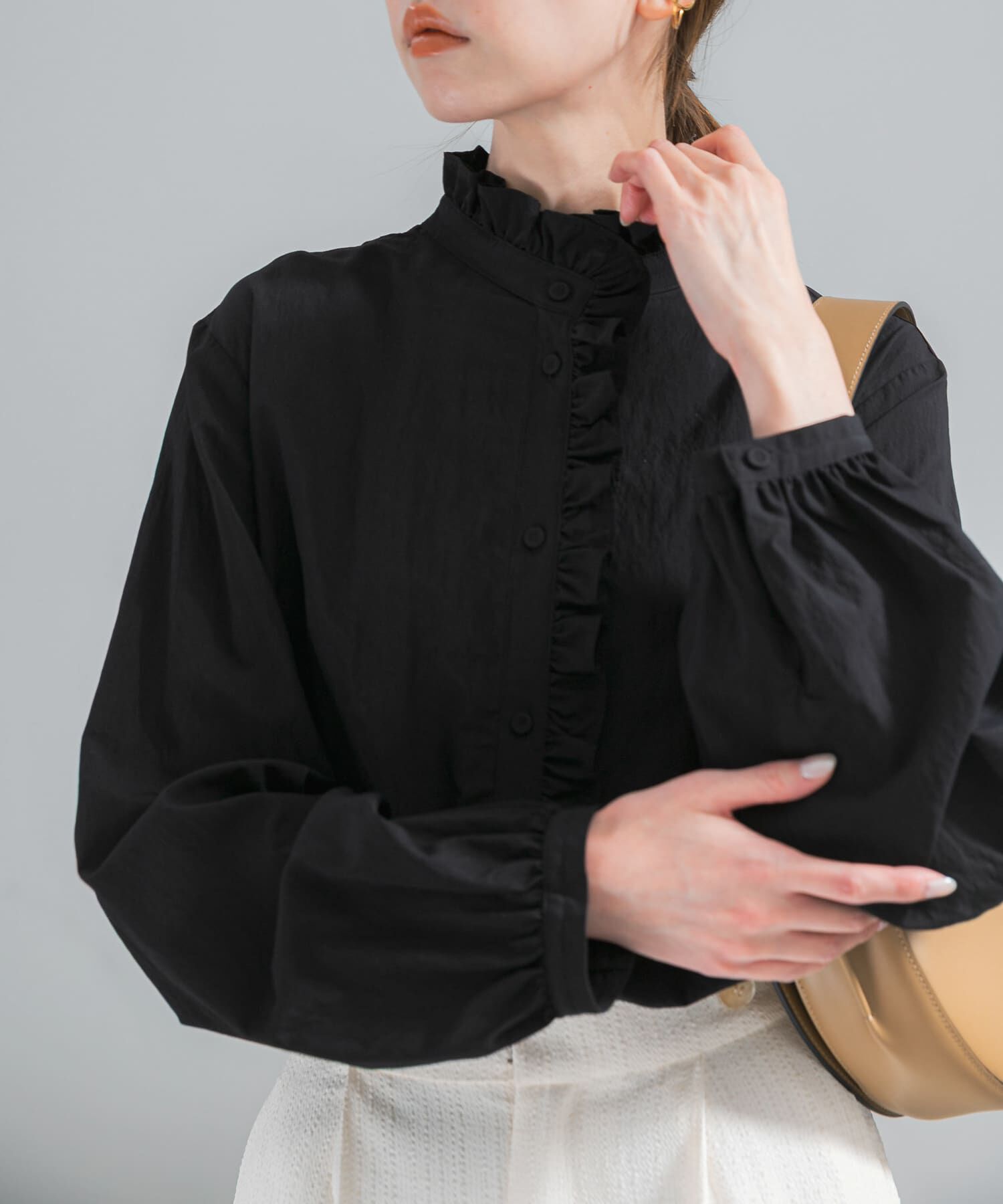 URBAN RESEARCH ROSSO「『WEB限定』フリルスタンドカラーシャツ」|シャツ・ブラウス|ブラック