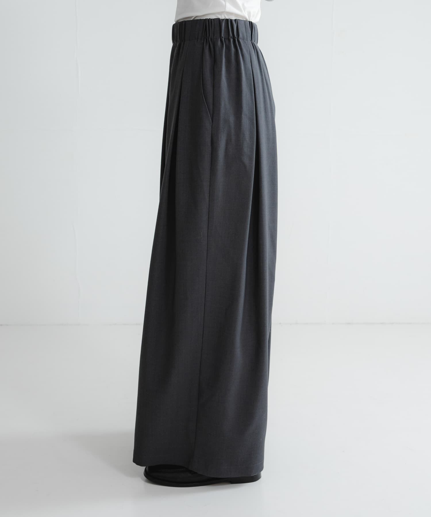 URBAN RESEARCH「ストレッチタックギャザーワイドパンツ」|その他|