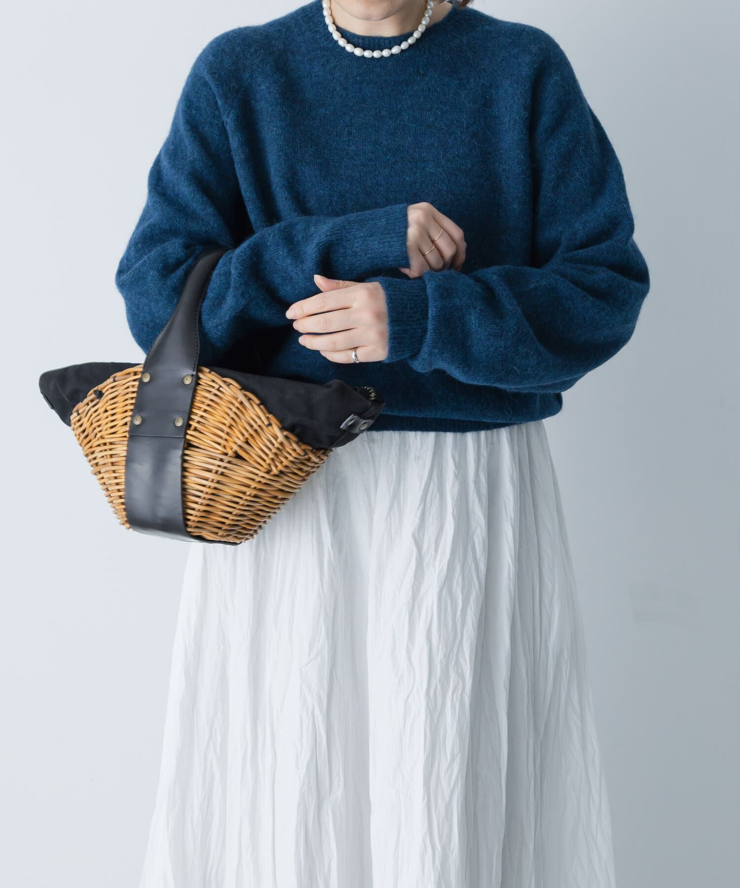 かぐれ「アルパカクルーネックニット」|ニット・セーター|ブルー