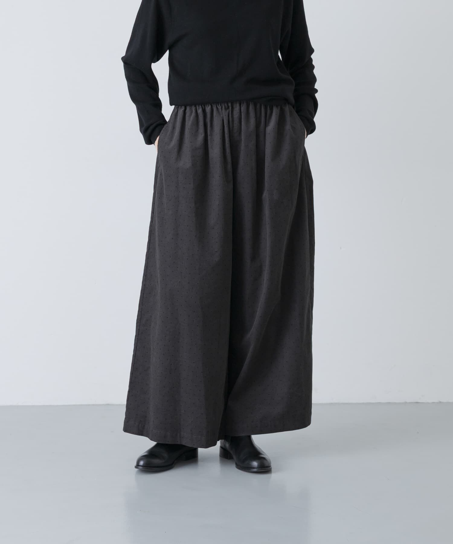 かぐれ「ドットコーデュロイワイドパンツ」|その他|チャコールグレー