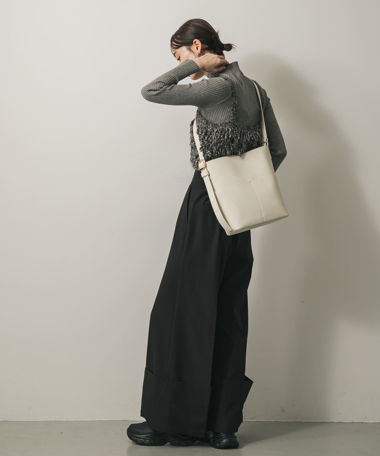 SENSE OF PLACE by URBAN RESEARCH「『防汚』アウトポケットショルダーバッグ」|ショルダー・メッセンジャー|