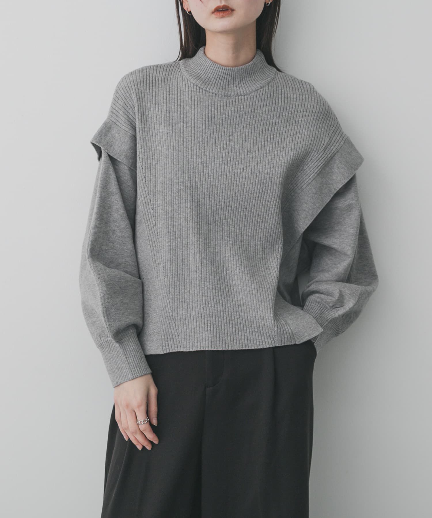 SENSE OF PLACE by URBAN RESEARCH「『一部WEB限定カラー』ストレッチショルダータックセーター」|ニット・セーター|グレー