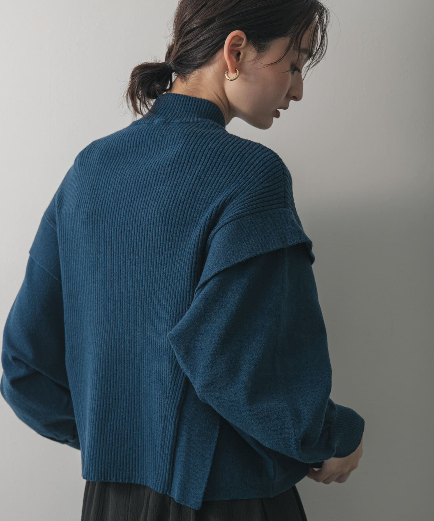 SENSE OF PLACE by URBAN RESEARCH「『一部WEB限定カラー』ストレッチショルダータックセーター」|ニット・セーター|