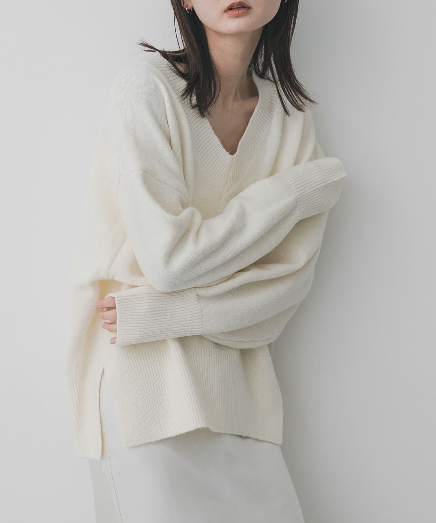 SENSE OF PLACE by URBAN RESEARCH「『洗濯可』サイドスリットVネックニット」|ニット・セーター|