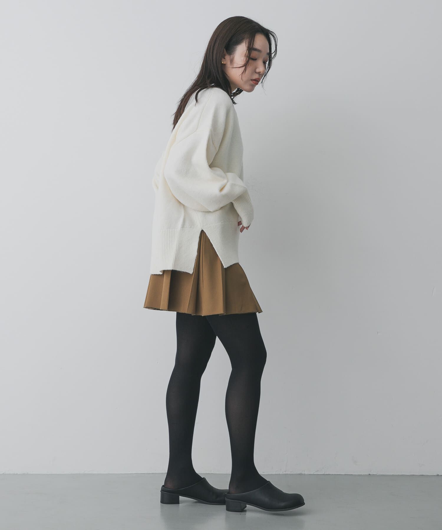 SENSE OF PLACE by URBAN RESEARCH「『洗濯可』サイドスリットVネックニット」|ニット・セーター|