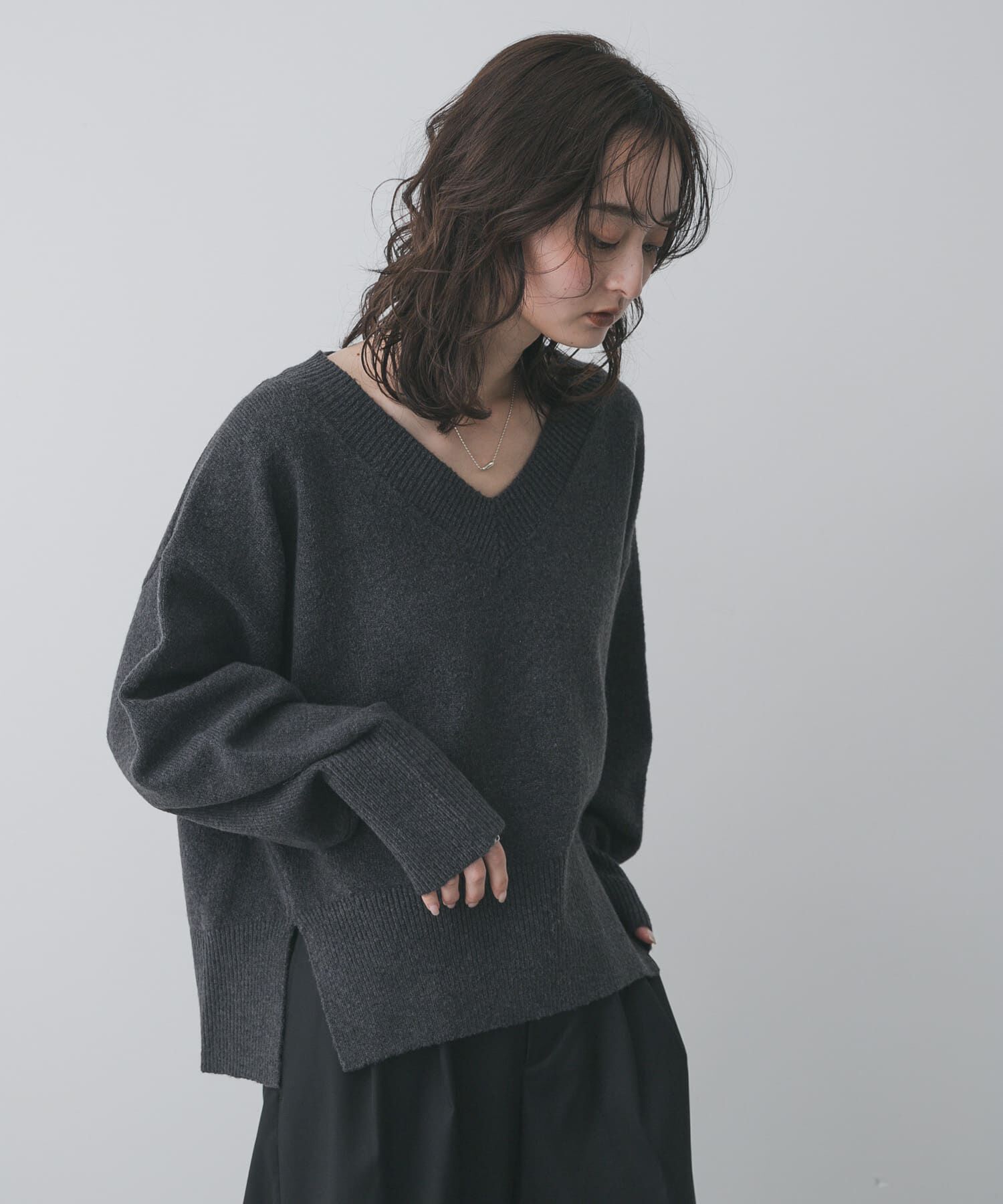 SENSE OF PLACE by URBAN RESEARCH「『洗濯可』サイドスリットVネックニット」|ニット・セーター|