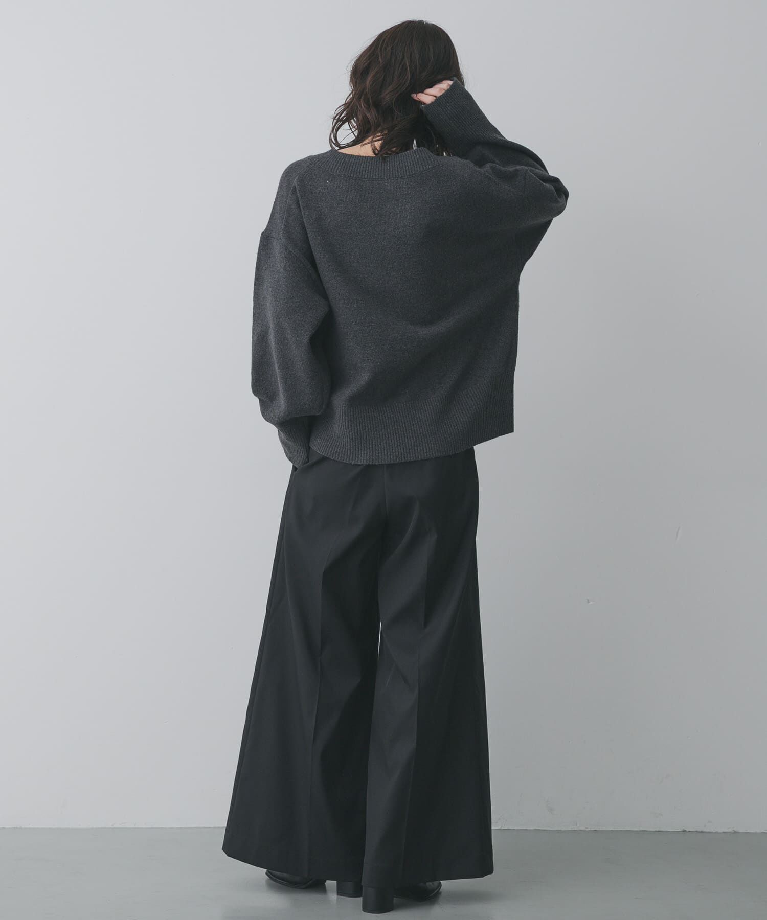 SENSE OF PLACE by URBAN RESEARCH「『洗濯可』サイドスリットVネックニット」|ニット・セーター|