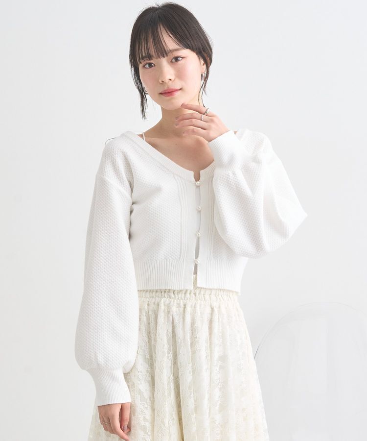 earth music&ecology「パールボタンショートニットカーディガン」|カーディガン|Off White