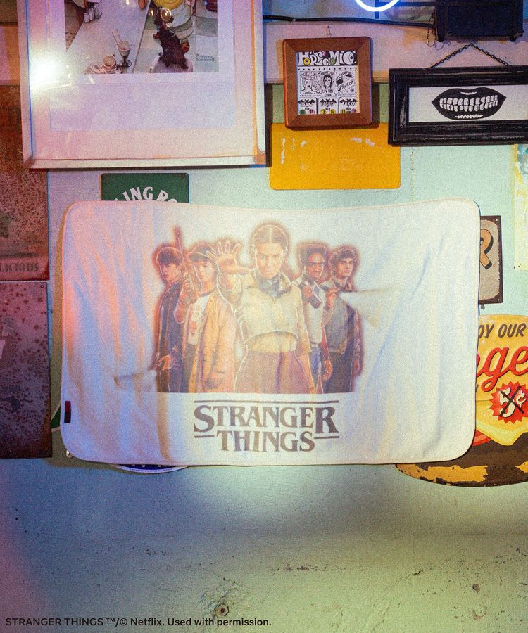 Green Parks「■STRANGER THINGS&times;MINNETONKA フリースブランケット」|その他|