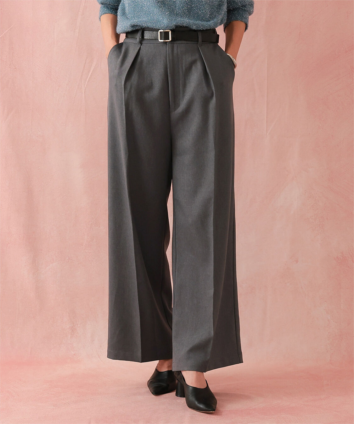 ur's「センタープレスタックワイドパンツ」|スラックス|