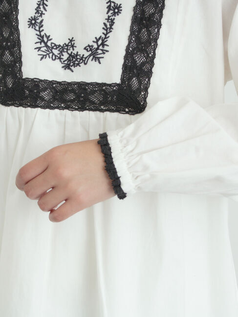 Samansa Mos2「胸元モチーフ刺繍レースブラウス」|シャツ・ブラウス|