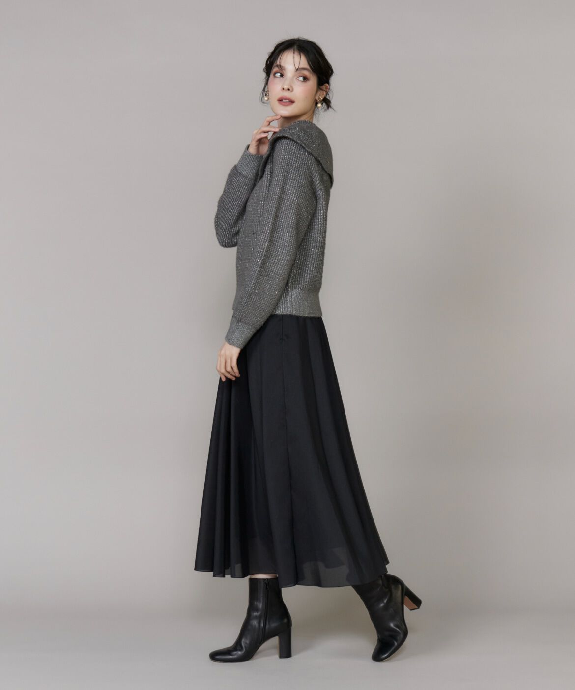 INED「《大きいサイズ》オフショルダー風グリッターニット」|ニット・セーター|