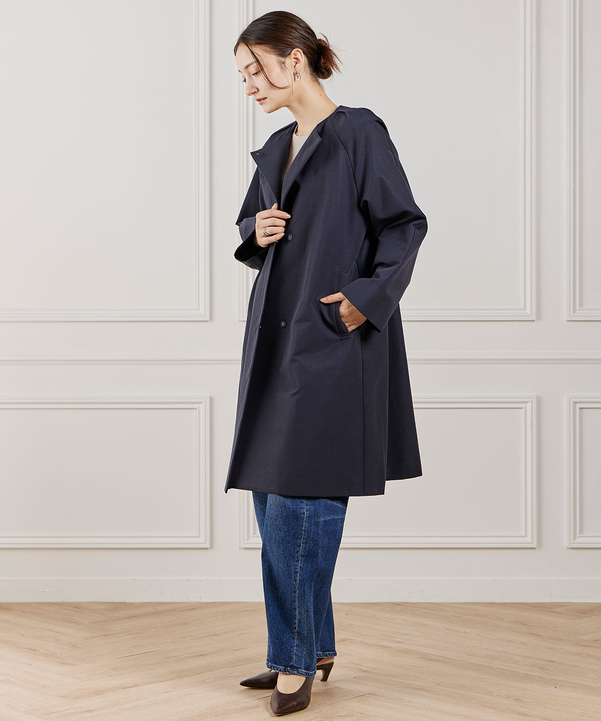 INED「《大きいサイズ》ノーカラーコート」|ステンカラーコート|