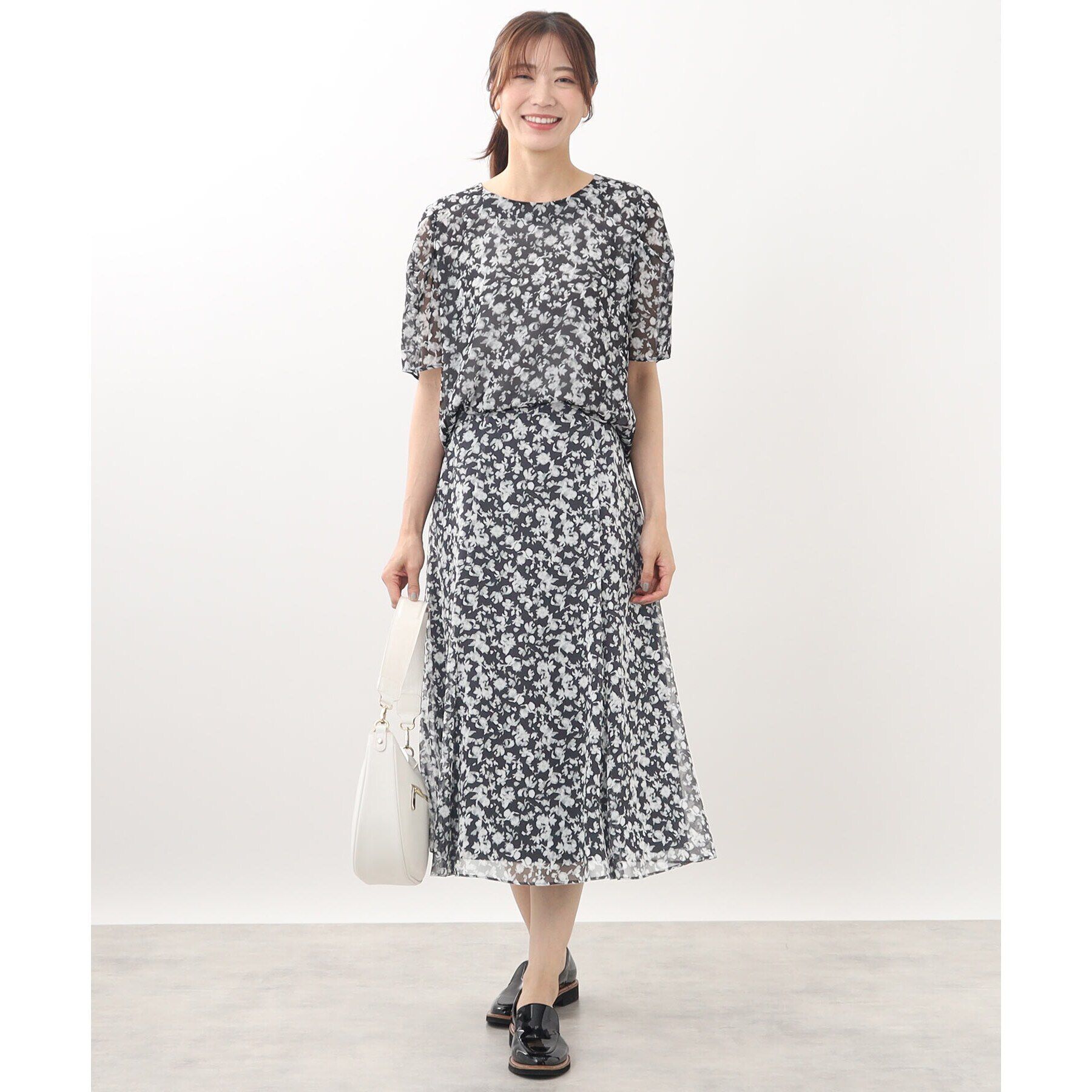 Reflect「【WEB限定カラーあり／マシンウォッシュ／セットアップ可能】フラワープリントブラウス」|シャツ・ブラウス|