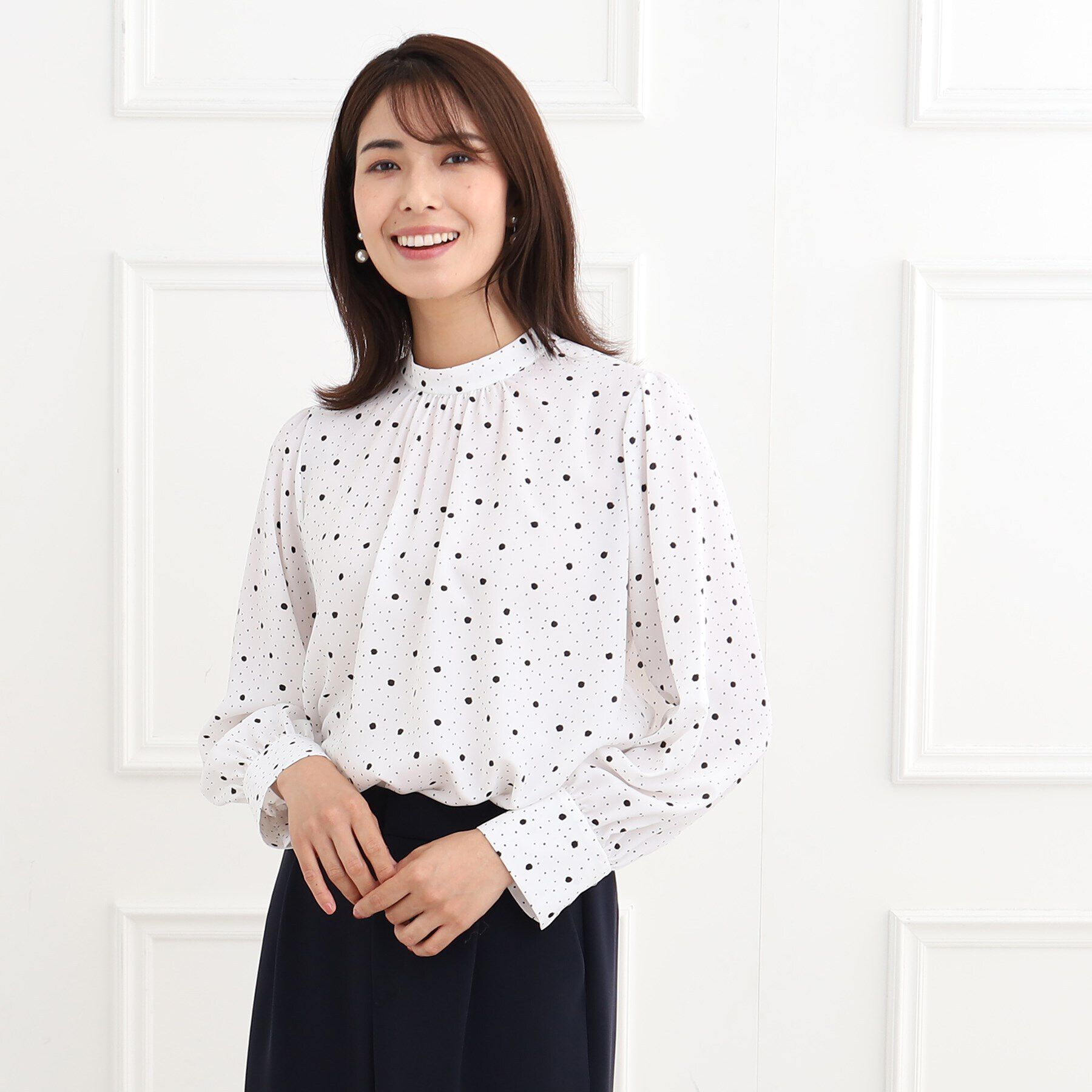Reflect「【フォーマル/マシンウォッシュ可】ドットプリントブラウス」|シャツ・ブラウス|オフホワイト(103