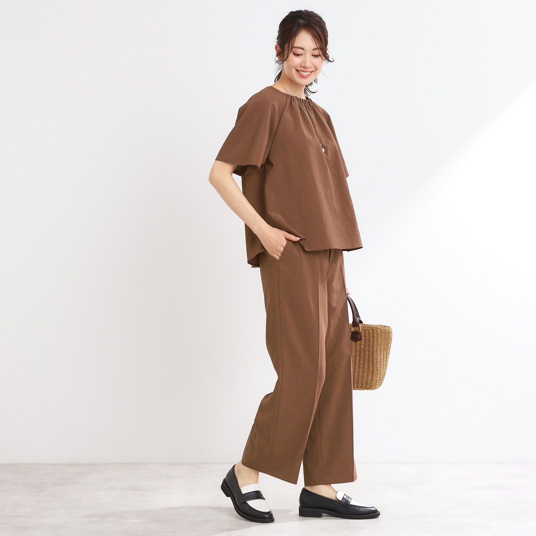 Reflect「【マシンウォッシュ可／セットアップ可／通勤におすすめ】ネックギャザータックブラウス」|シャツ・ブラウス|