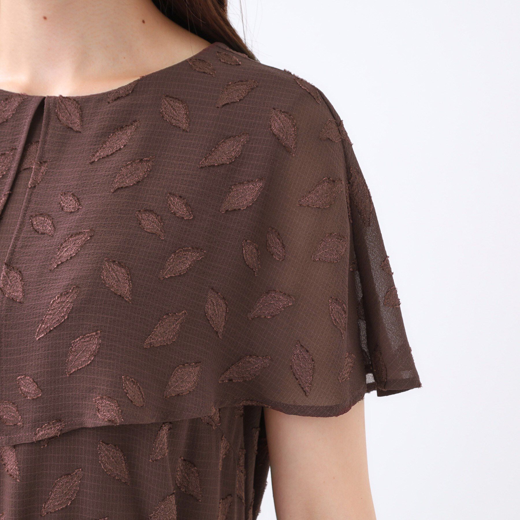 Reflect「【撥水／二の腕カバー／付属リボン付き】ケープデザインノースリーブワンピース」|ワンピース|