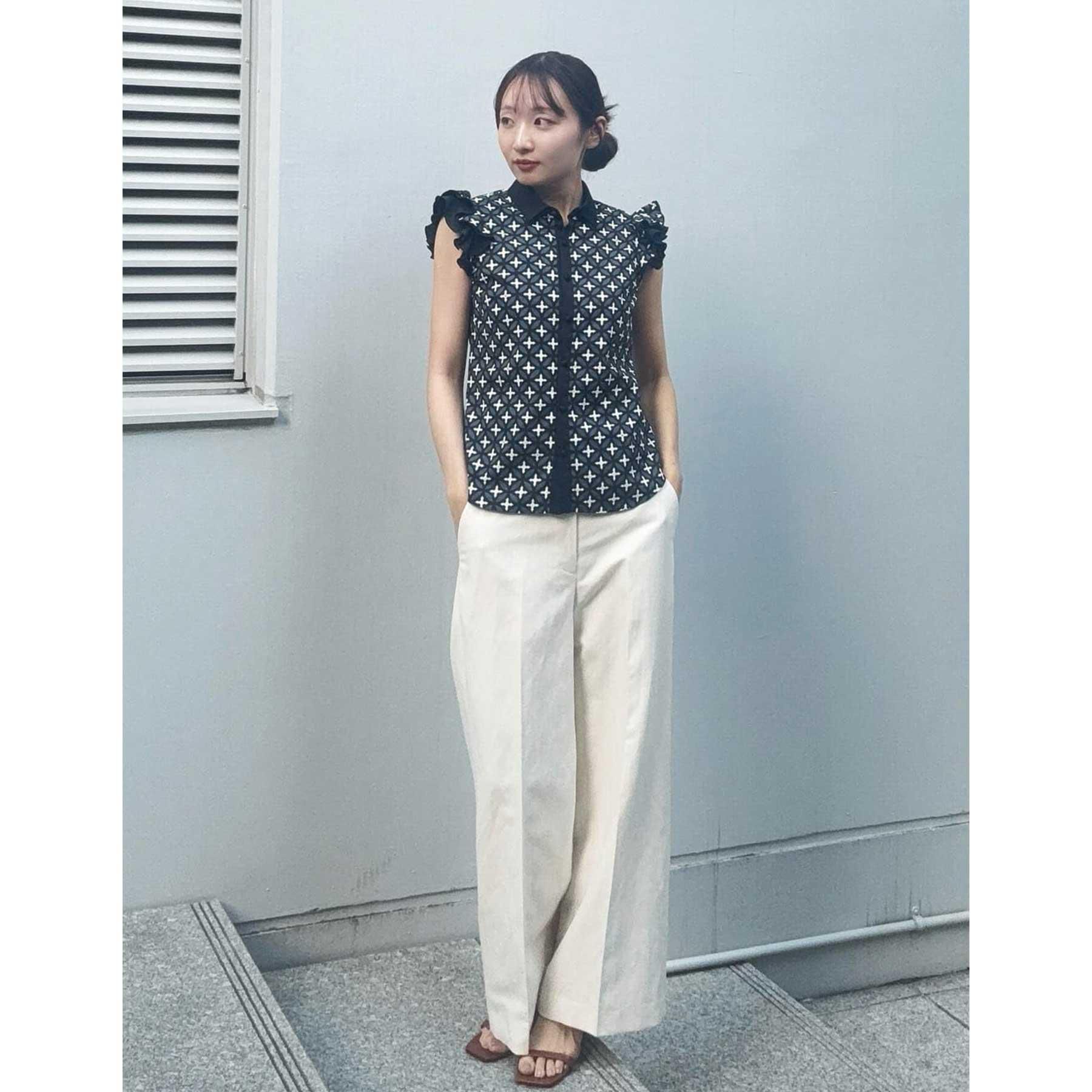 DRESSTERIOR「【大人百花春号掲載 モデル美香さん着用】オーバーラップウィングスリーブブラウス」|シャツ・ブラウス|