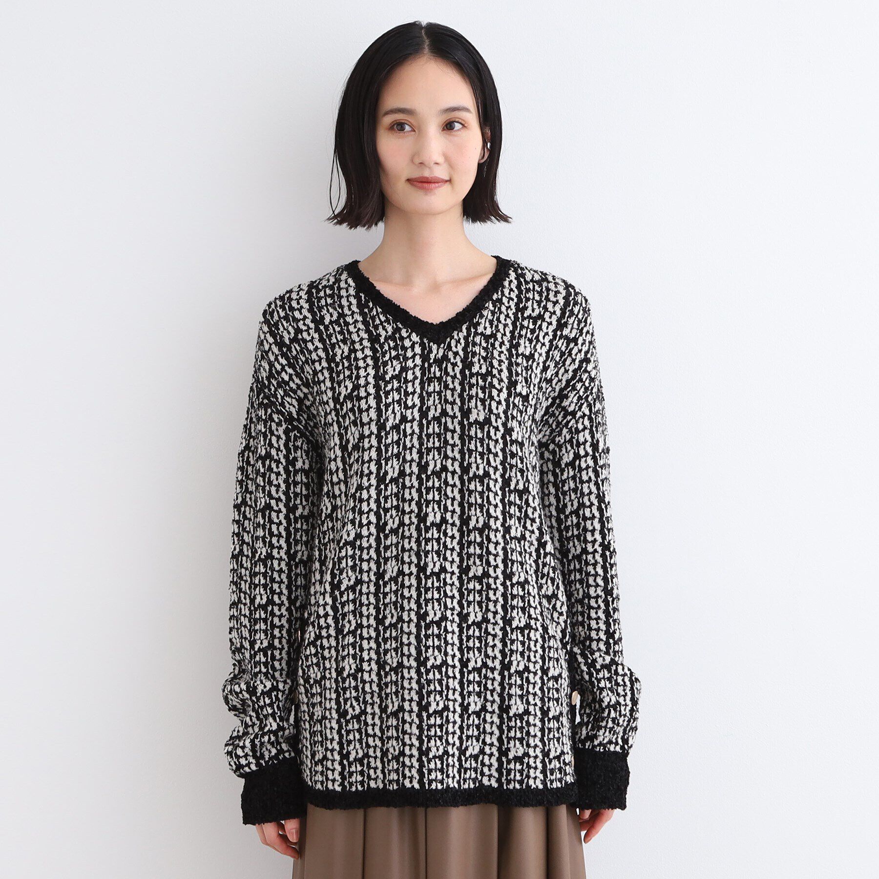 INDIVI「【洗える／映え】ツイーディーVネックニット」|ニット・セーター|