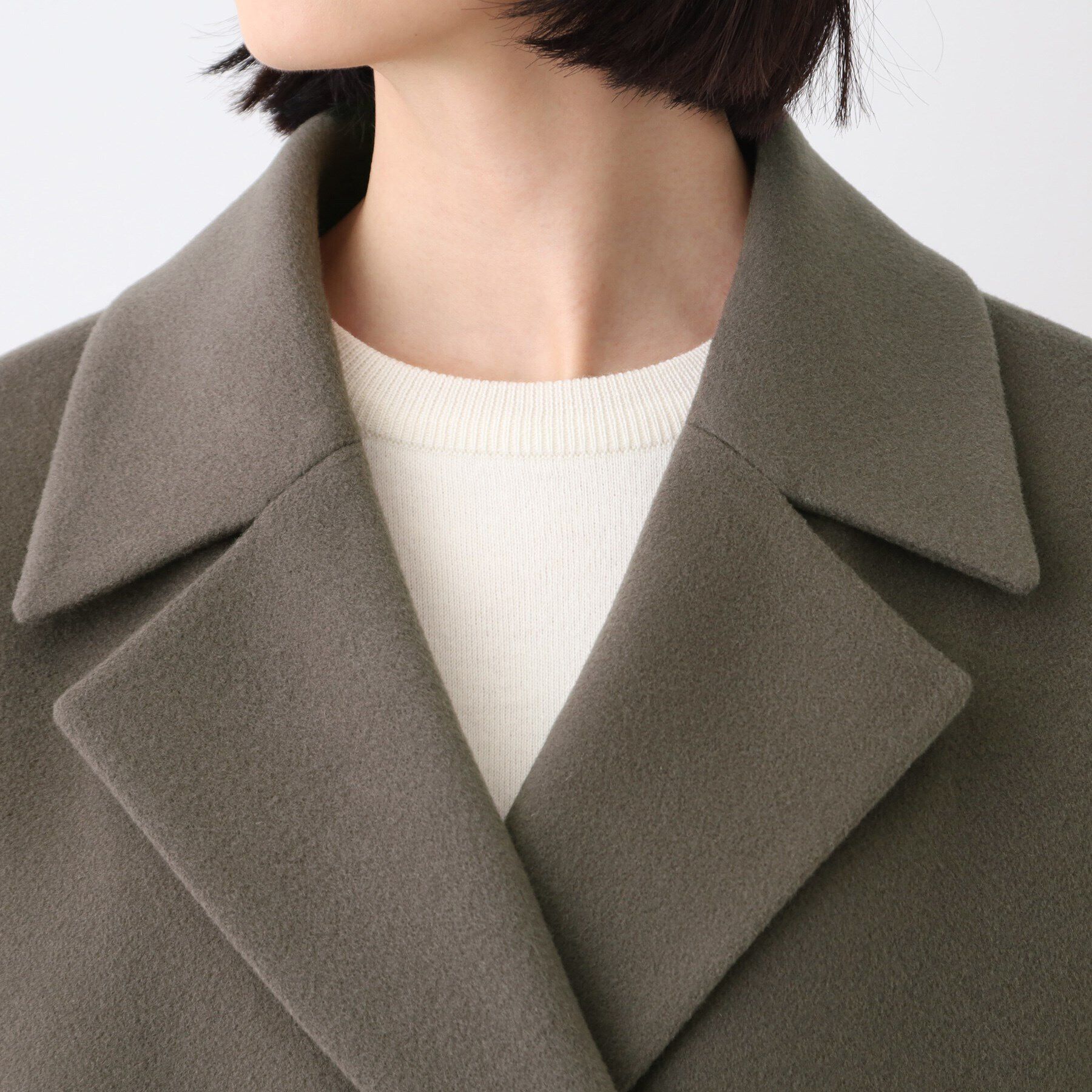 INDIVI「【日本製】ベルト付フォルムショートコート」|ピーコート|