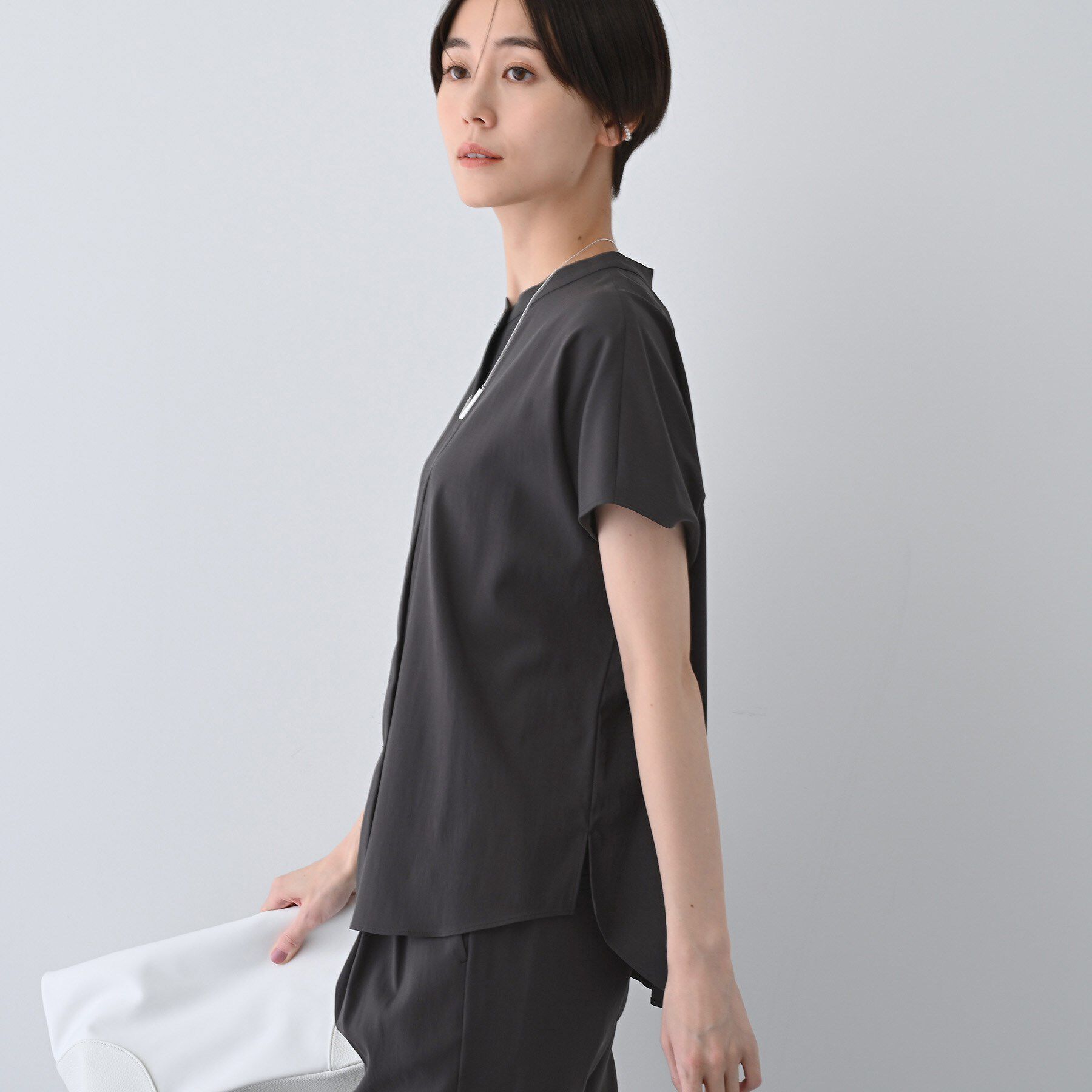 INDIVI「【洗える／SETUP可能/UVケア/接触冷感/日本製】バンドカラー半袖ブラウス」|シャツ・ブラウス|