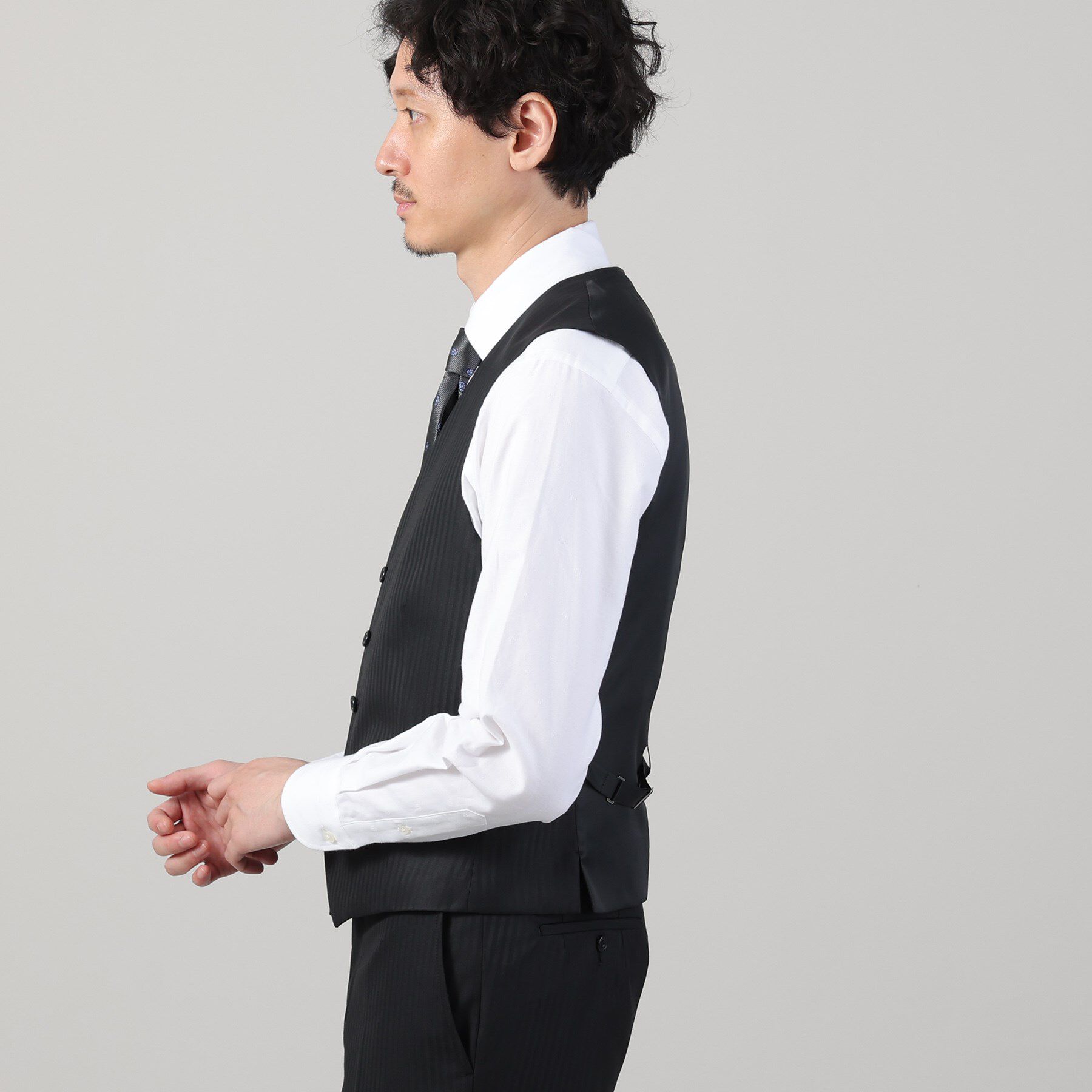 TAKEO KIKUCHI「【Sサイズ～】シャイニーヘリンボンストライプ ベスト」|スーツ|