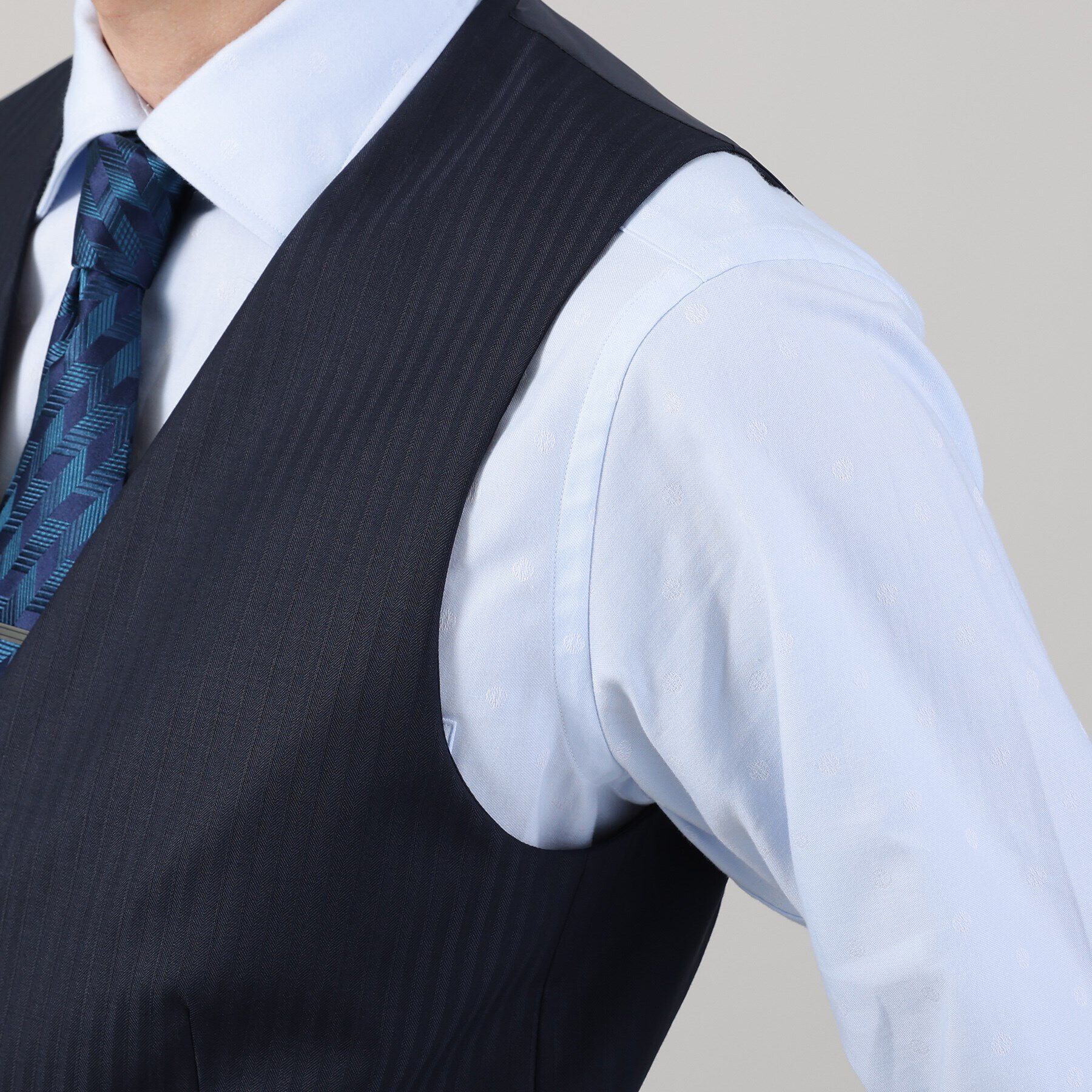 TAKEO KIKUCHI「【Sサイズ～】シャイニーヘリンボンストライプ ベスト」|スーツ|