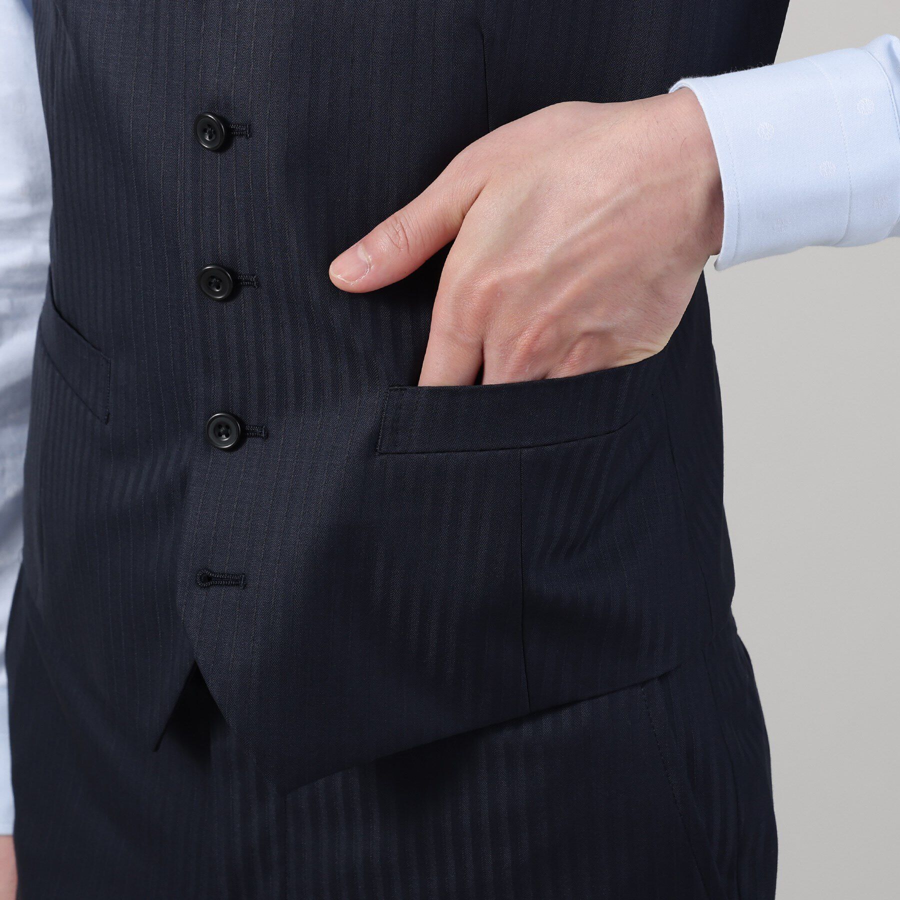 TAKEO KIKUCHI「【Sサイズ～】シャイニーヘリンボンストライプ ベスト」|スーツ|