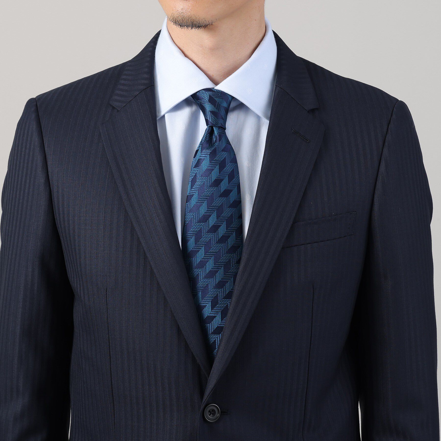 TAKEO KIKUCHI「【ナローモデル】シャイニー ヘリンボン ストライプ スーツ/3ピース対応可」|スーツ|