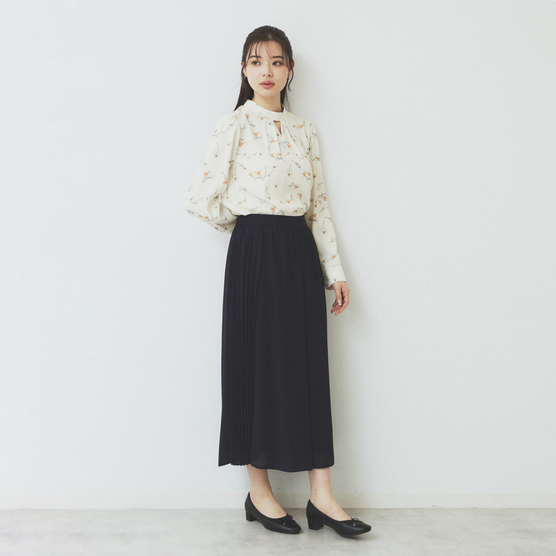 index「ハイネックスリットブラウス【洗濯機洗い可/イージーアイロン】」|シャツ・ブラウス|