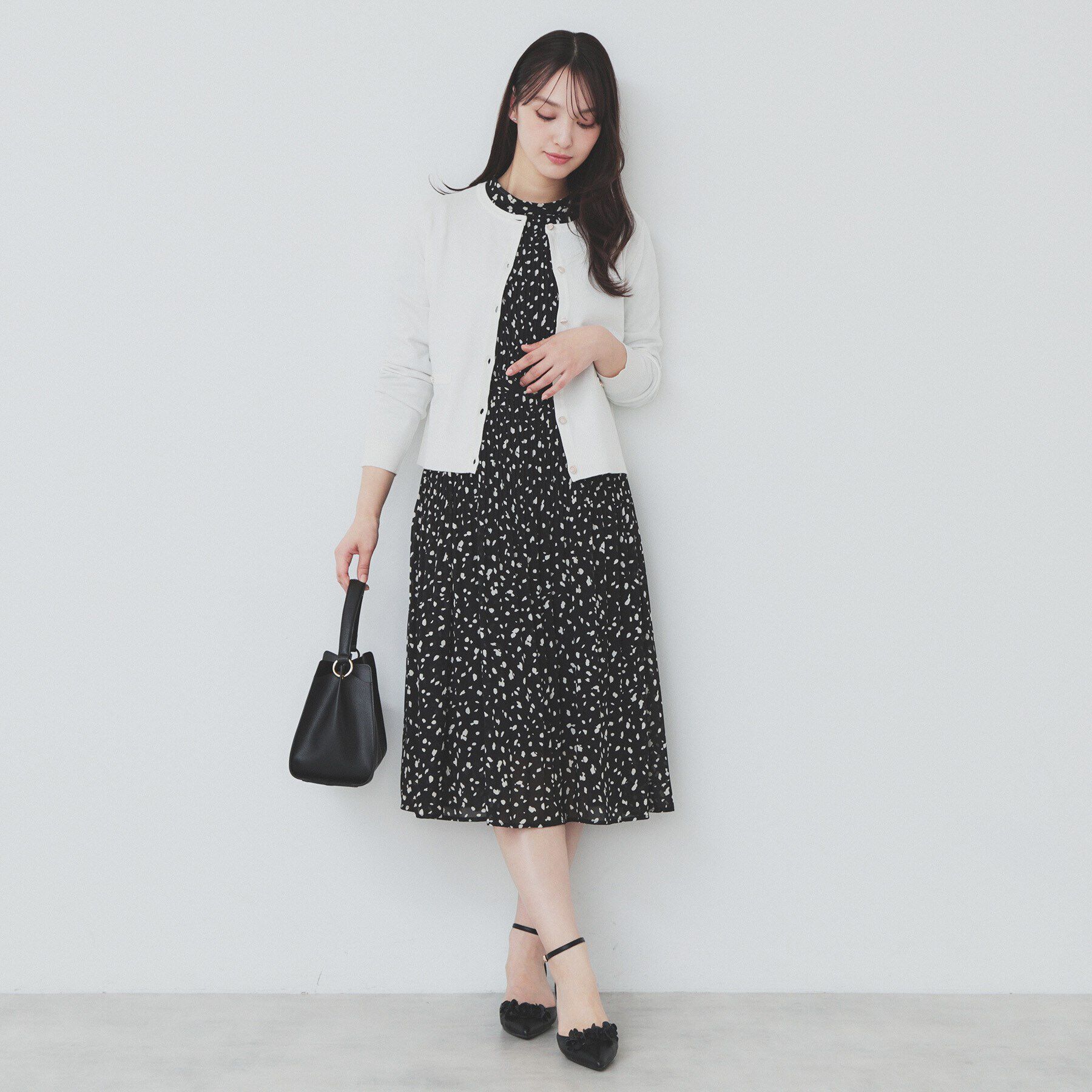 index「《5color》ポケットデザイン付きクルーネックカーディガン【洗濯機洗い可】」|カーディガン|