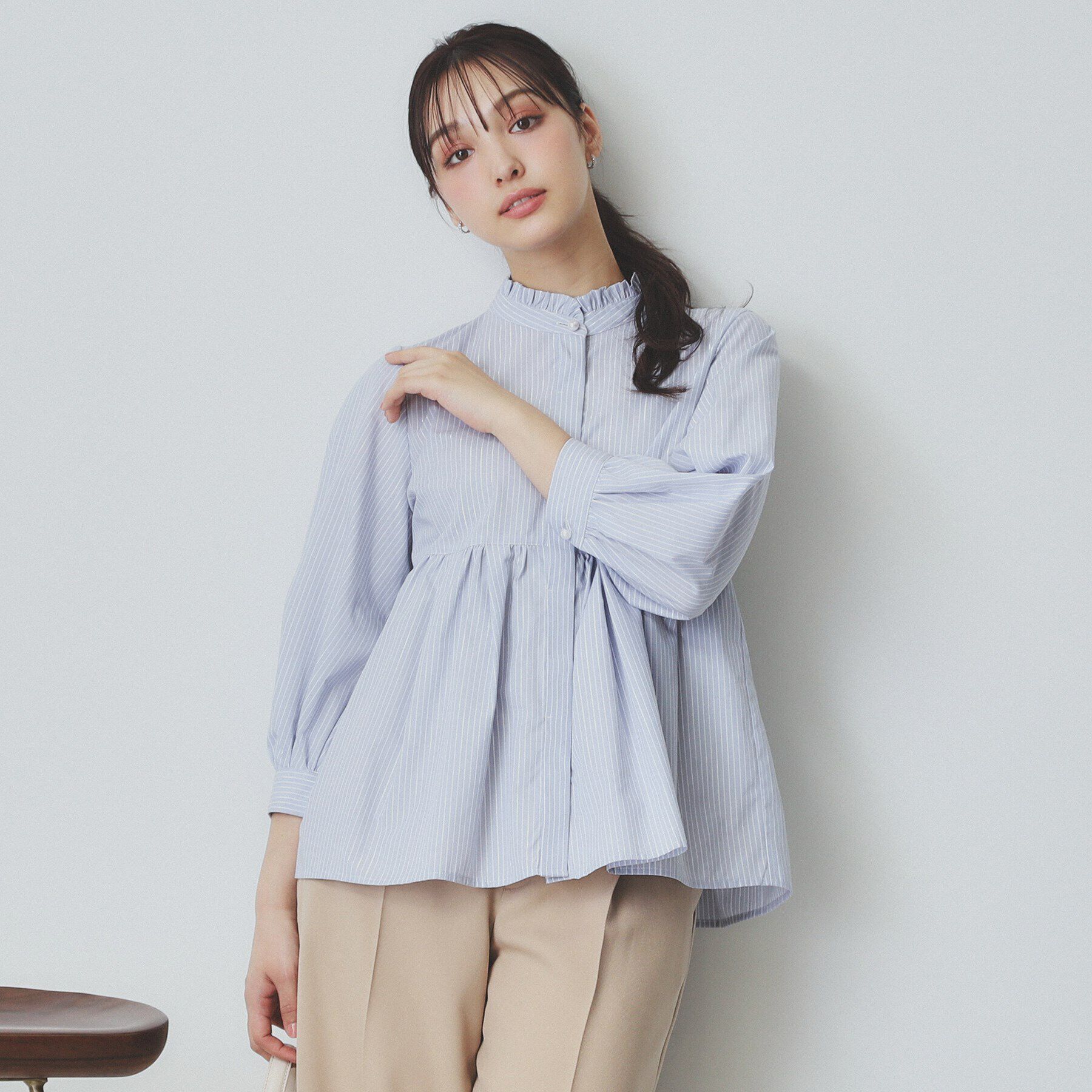 index「《6color》フリルバンドカラーペプラムブラウス【洗濯機洗い可/イージーアイロン/防シワ】」|シャツ・ブラウス|