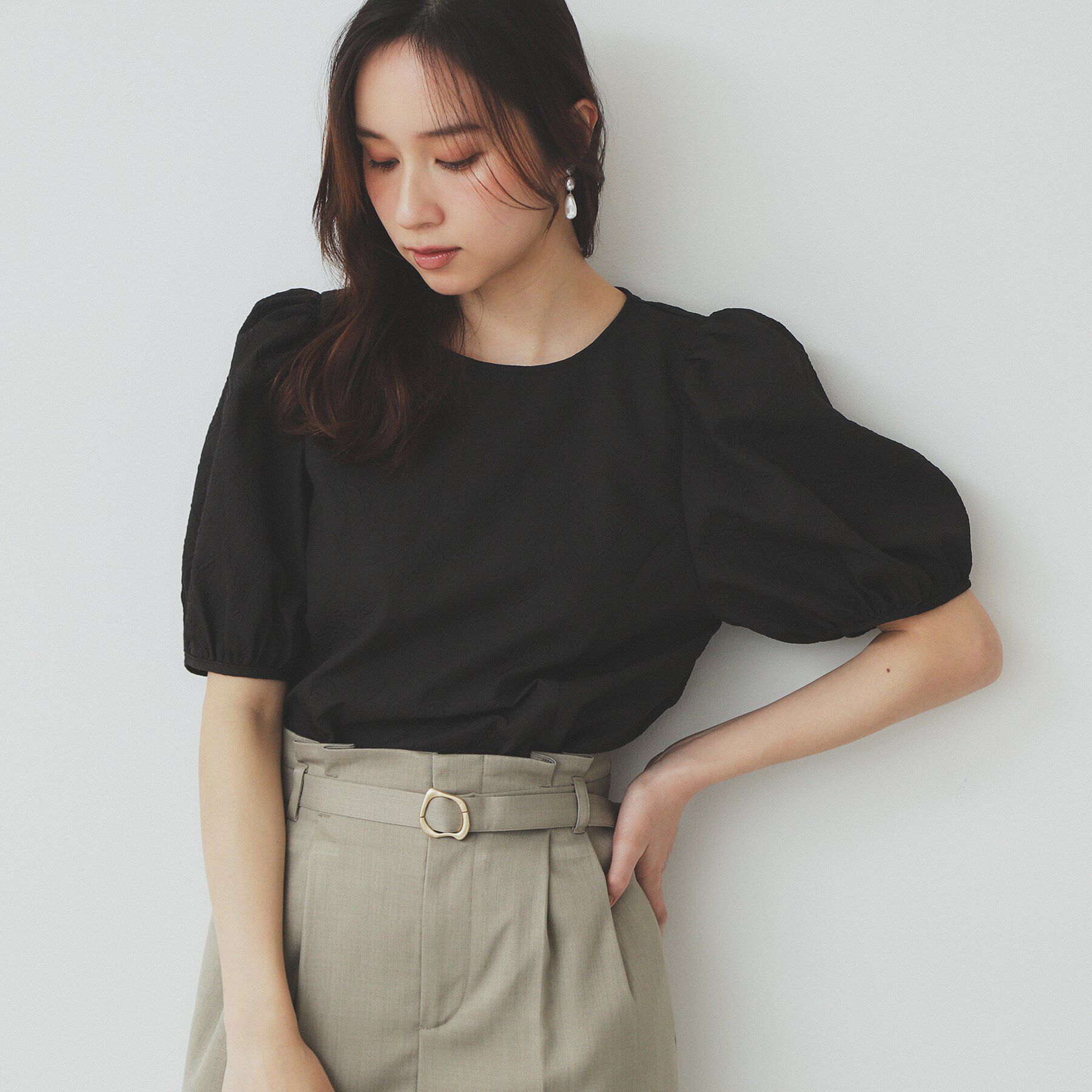 index「フラワージャカードパフフレアブラウス【洗濯機洗い可/防シワ】」|シャツ・ブラウス|ブラック(019)