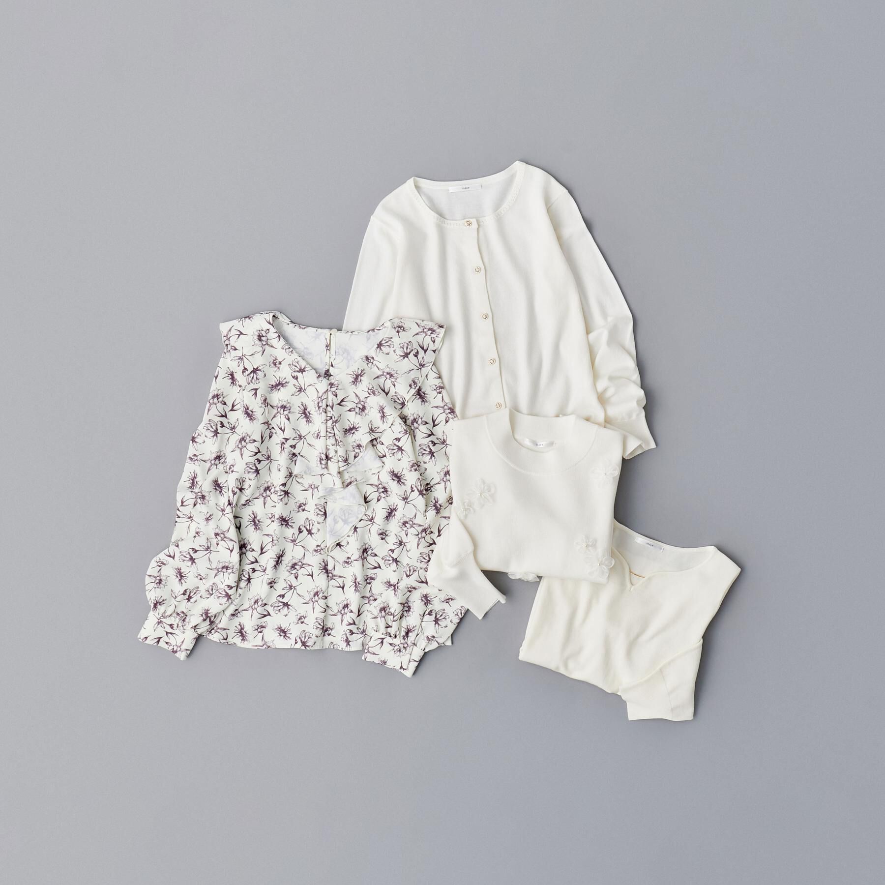 index「ゴールドパーツ付きハートネックニット【洗濯機OK】」|ニット・セーター|