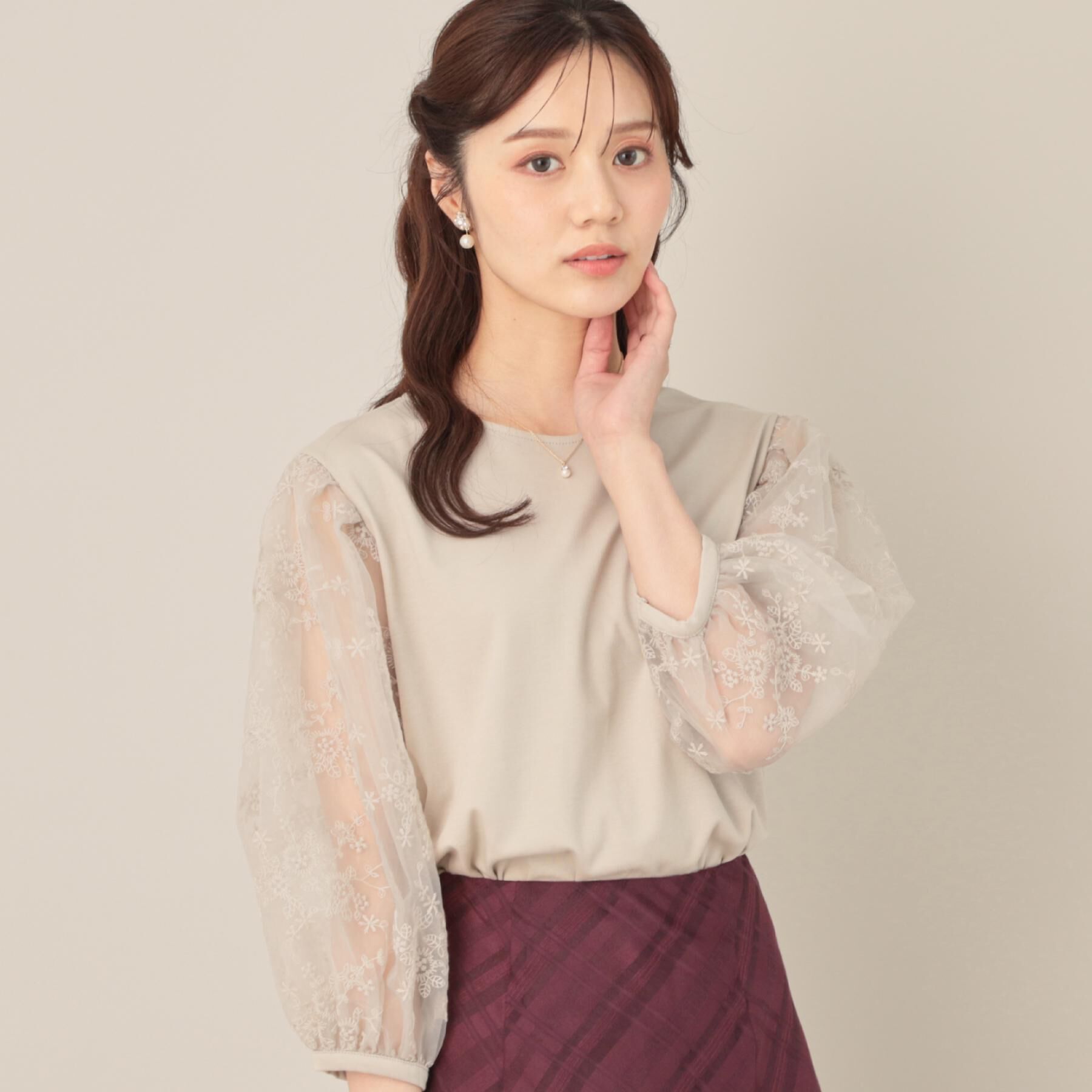 Couture broach「【接触冷感・UVカット・マシンウォッシャブル】袖レースドッキングカットソー」|Tシャツ・カットソー|グレージュ(050)