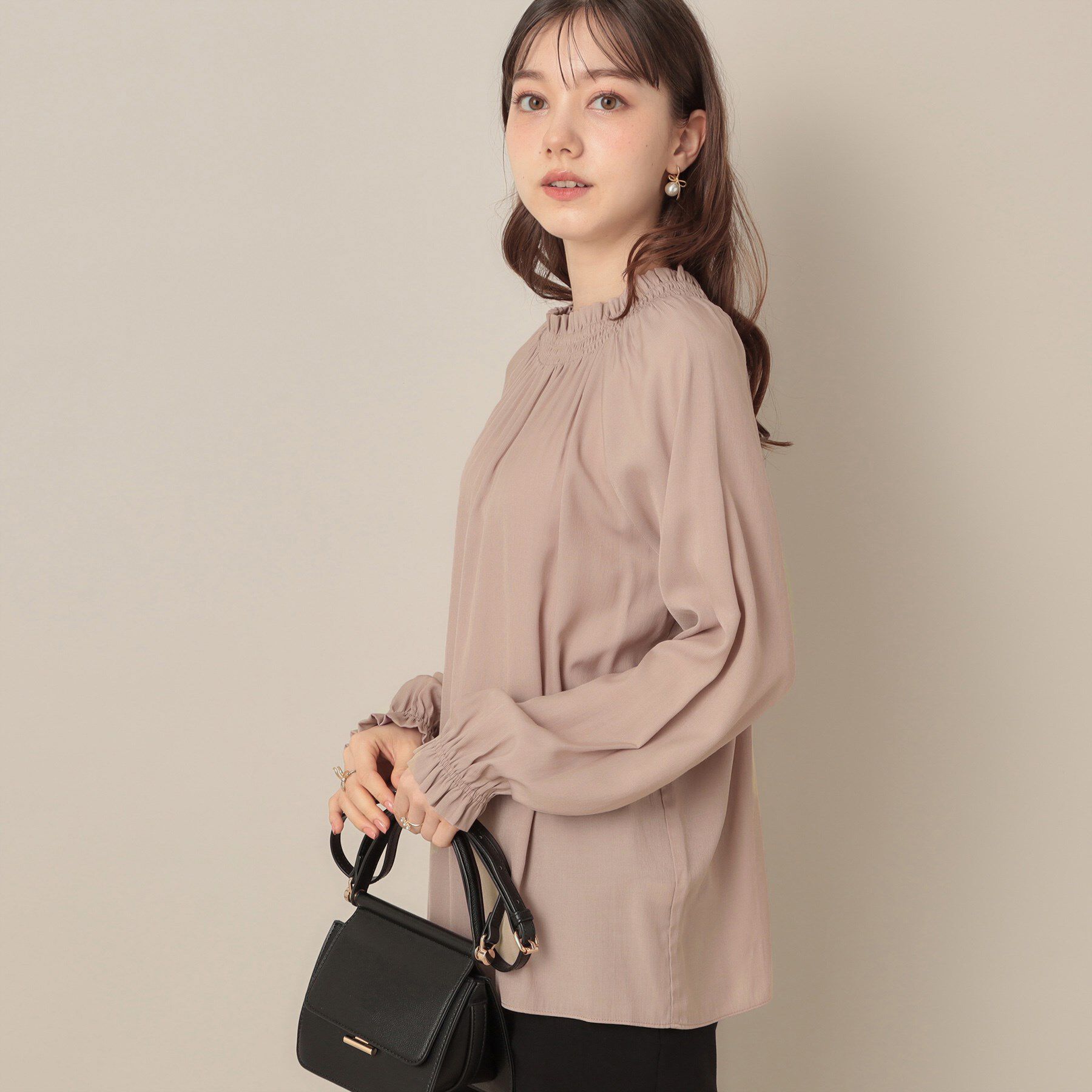 Couture broach「【きれいめ・通勤】RTピケ前後2WAYシャーリングブラウス」|シャツ・ブラウス|