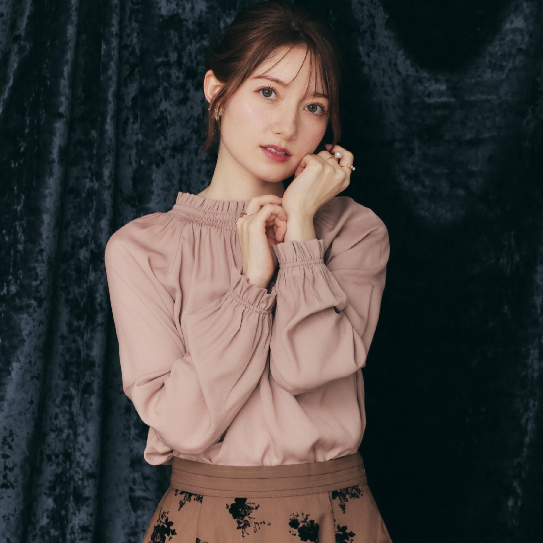 Couture broach「【きれいめ・通勤】RTピケ前後2WAYシャーリングブラウス」|シャツ・ブラウス|