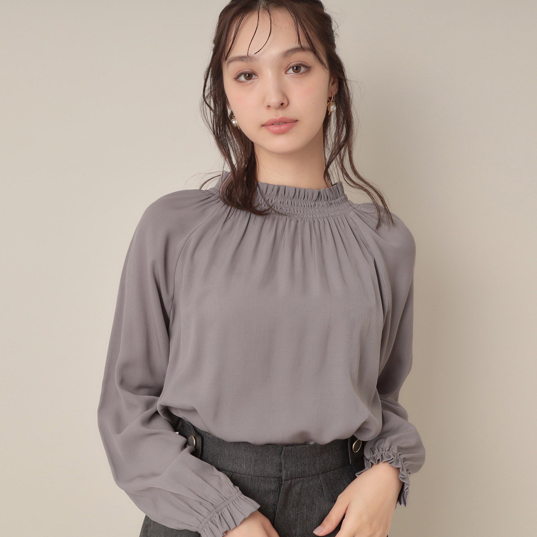 Couture broach「【きれいめ・通勤】RTピケ前後2WAYシャーリングブラウス」|シャツ・ブラウス|