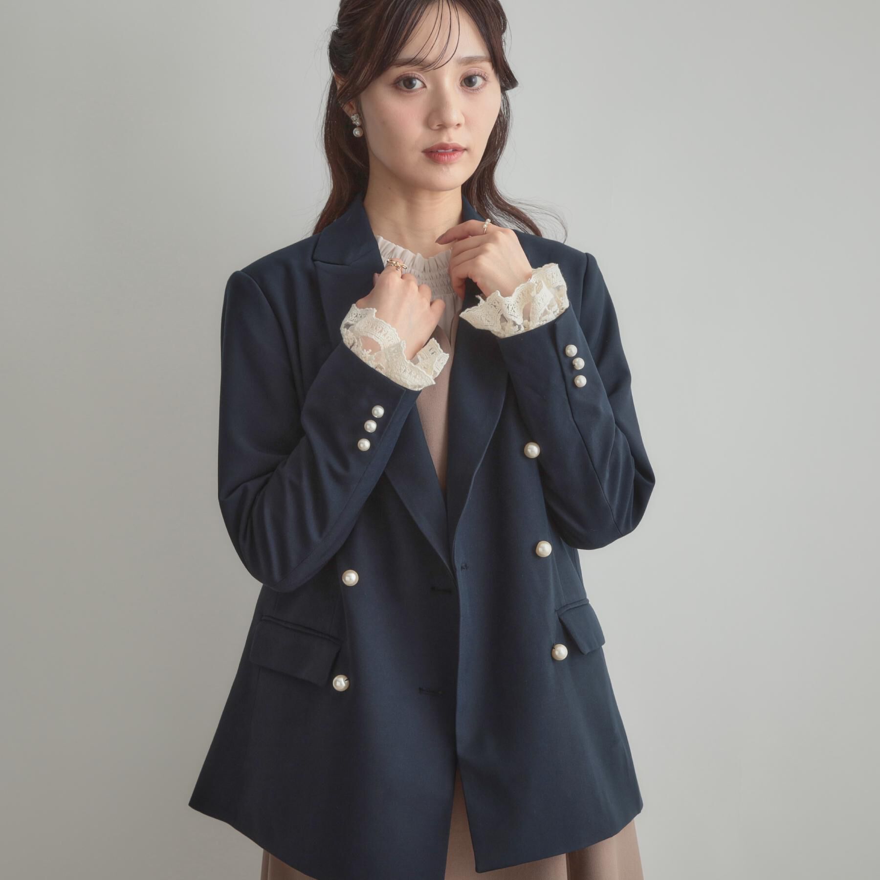 Couture broach「【高見え・きれいめ・通勤】レースカフス パール調釦テーラードジャケット」|テーラードジャケット|
