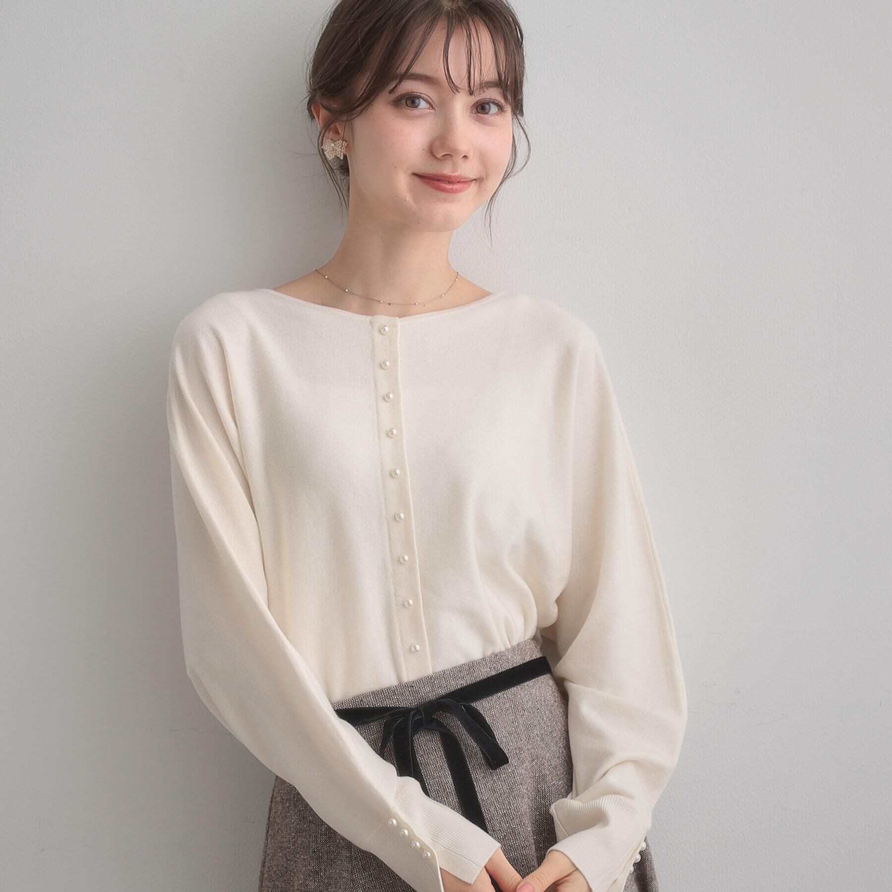 Couture broach「【大人上品・通勤・前後2WAY】バックパール調ドルマンニット」|ニット・セーター|