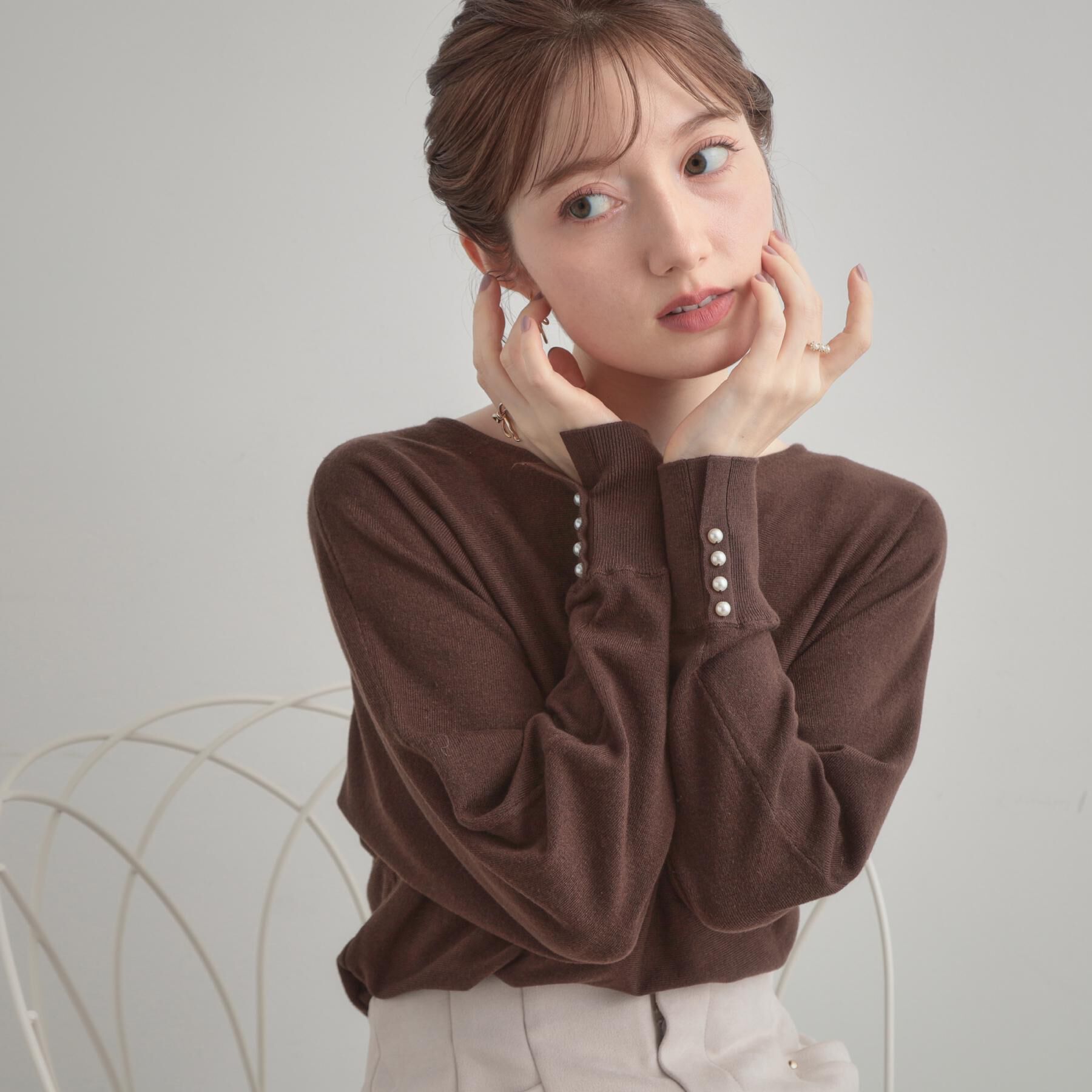 Couture broach「【大人上品・通勤・前後2WAY】バックパール調ドルマンニット」|ニット・セーター|
