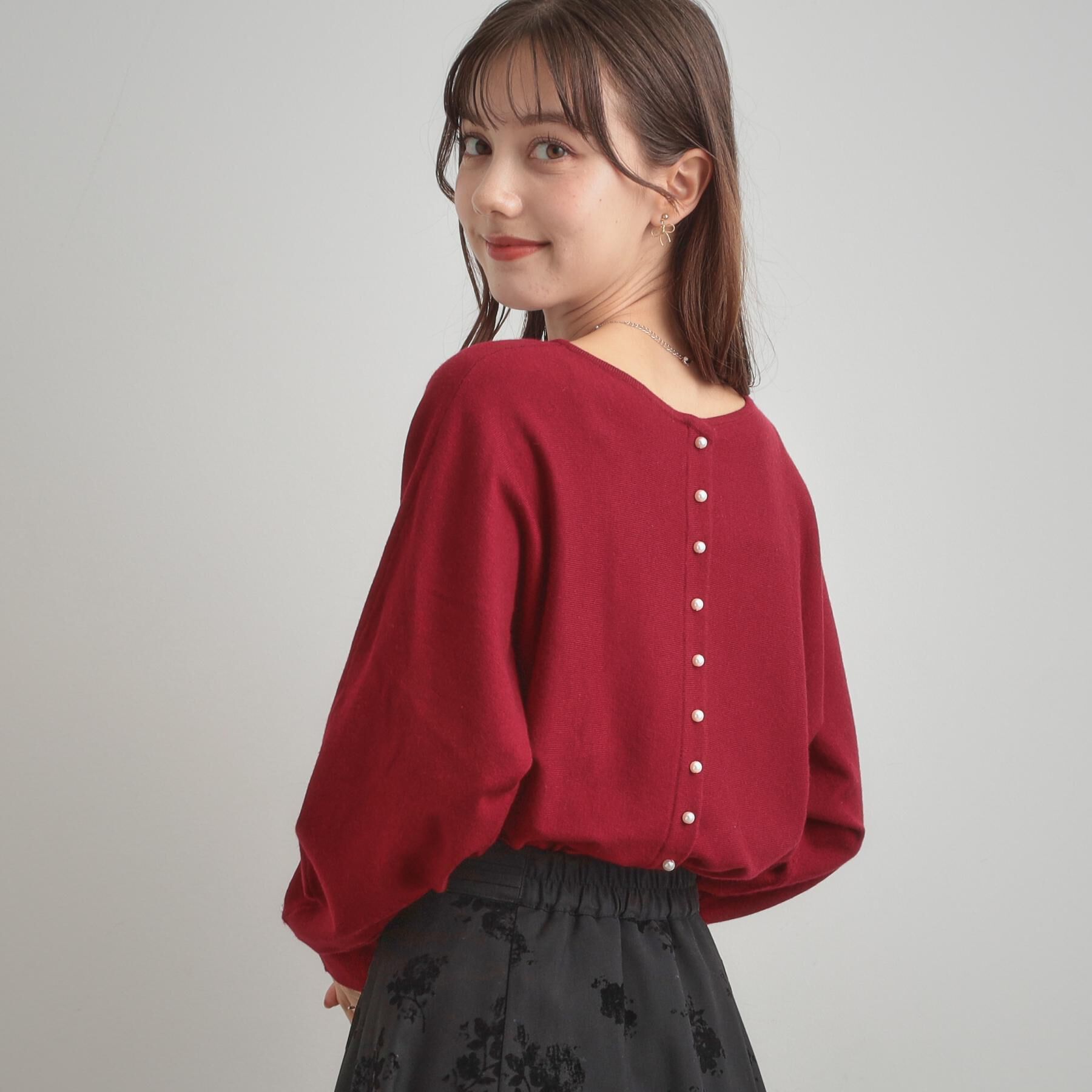 Couture broach「【大人上品・通勤・前後2WAY】バックパール調ドルマンニット」|ニット・セーター|レッド(063)