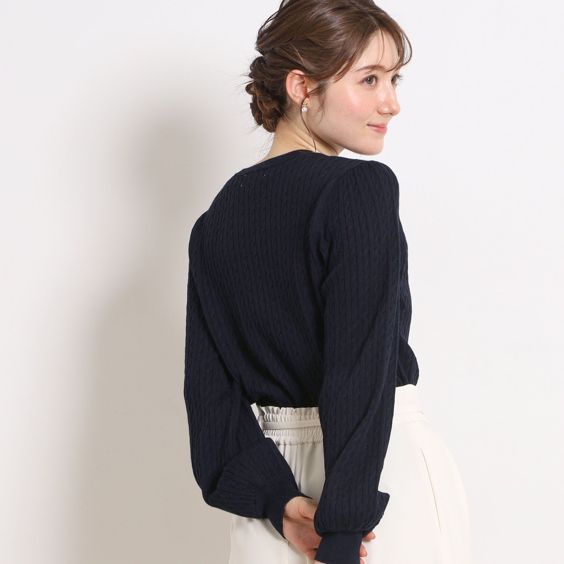 Couture broach「リボンエンブロ細ケーブルニット」|ニット・セーター|