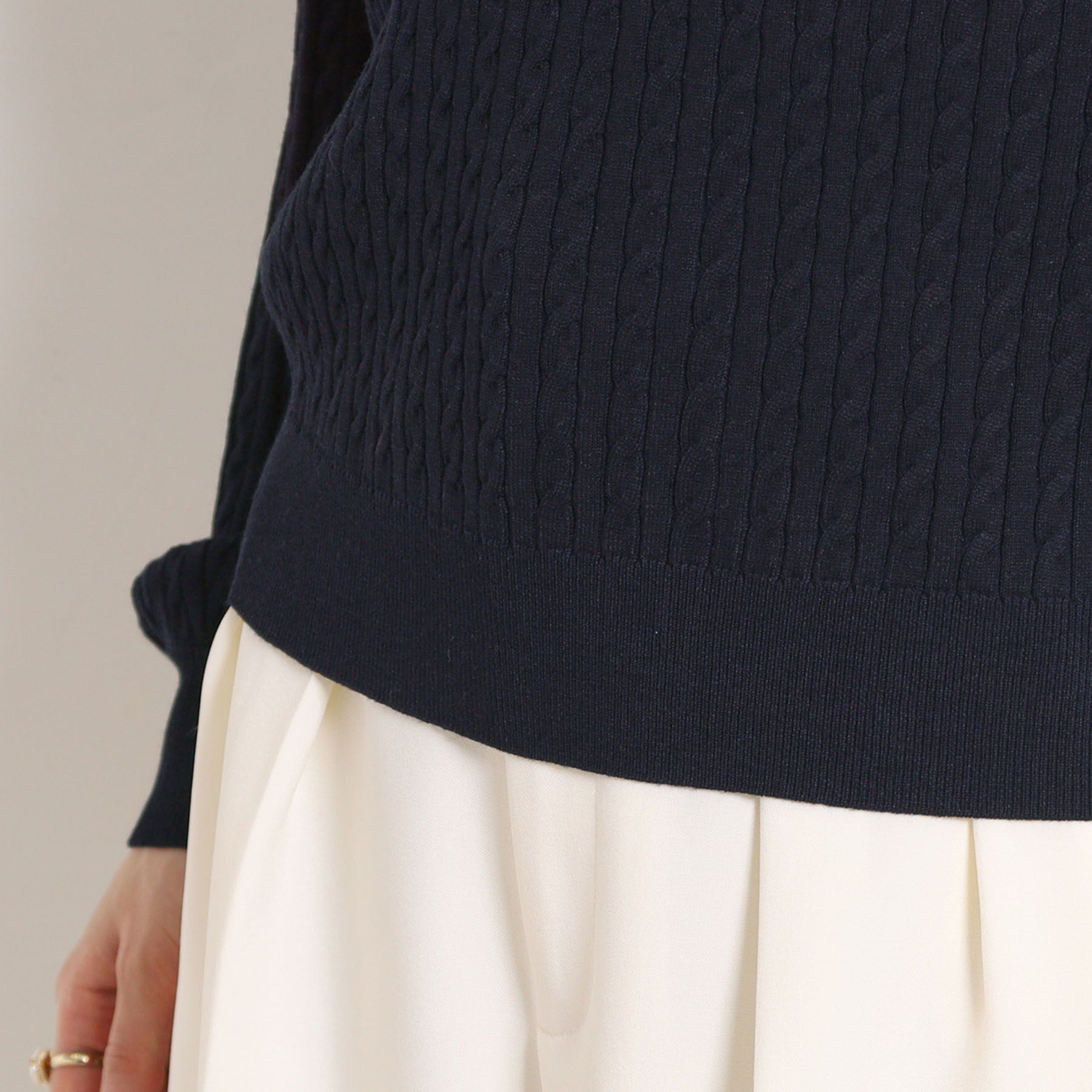 Couture broach「リボンエンブロ細ケーブルニット」|ニット・セーター|