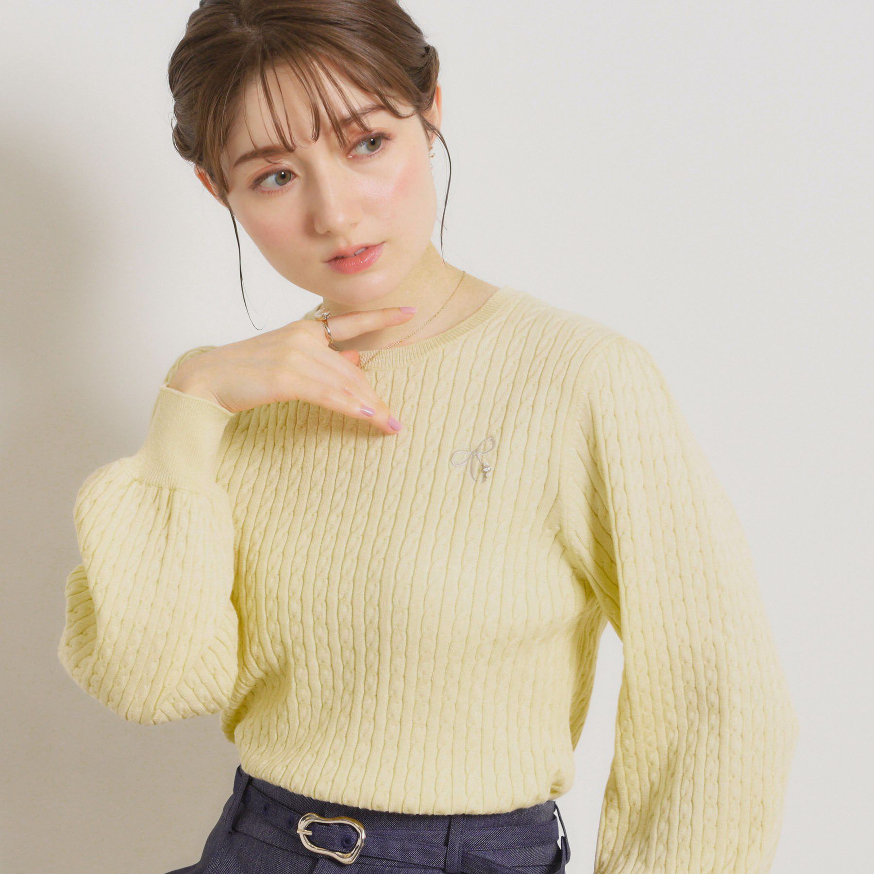 Couture broach「リボンエンブロ細ケーブルニット」|ニット・セーター|ライトグリーン(02