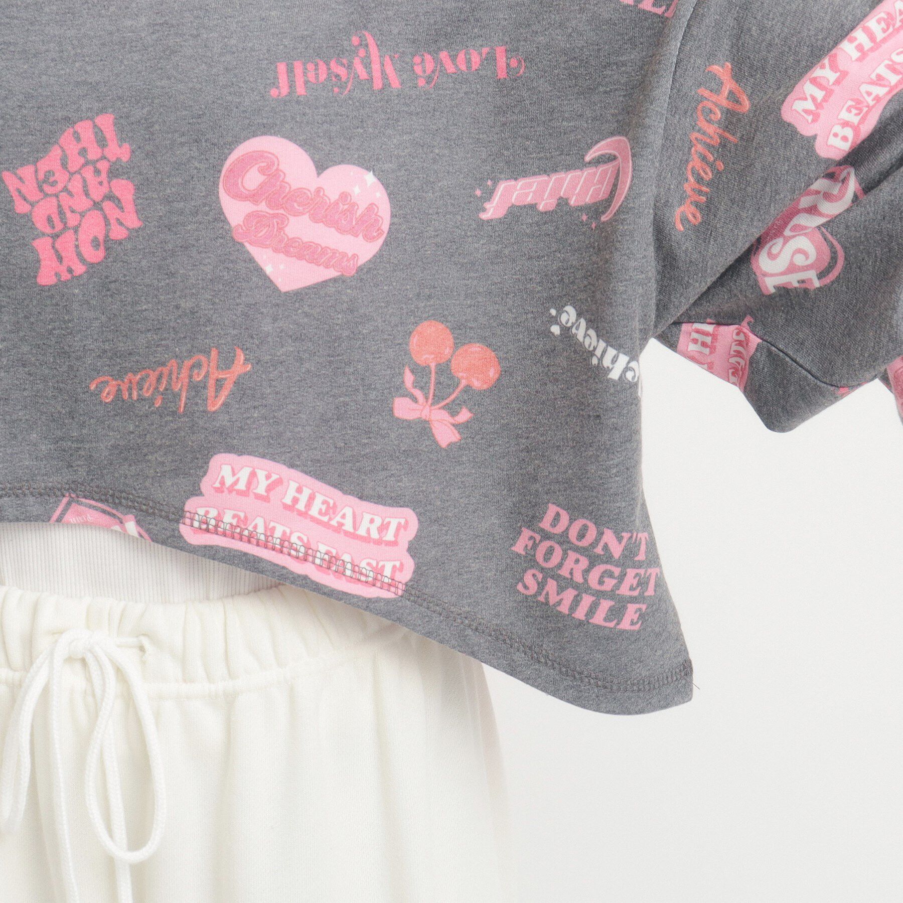 PINK-latte「【るーつくコラボ】総柄プリントショートフーディー」|パーカー|