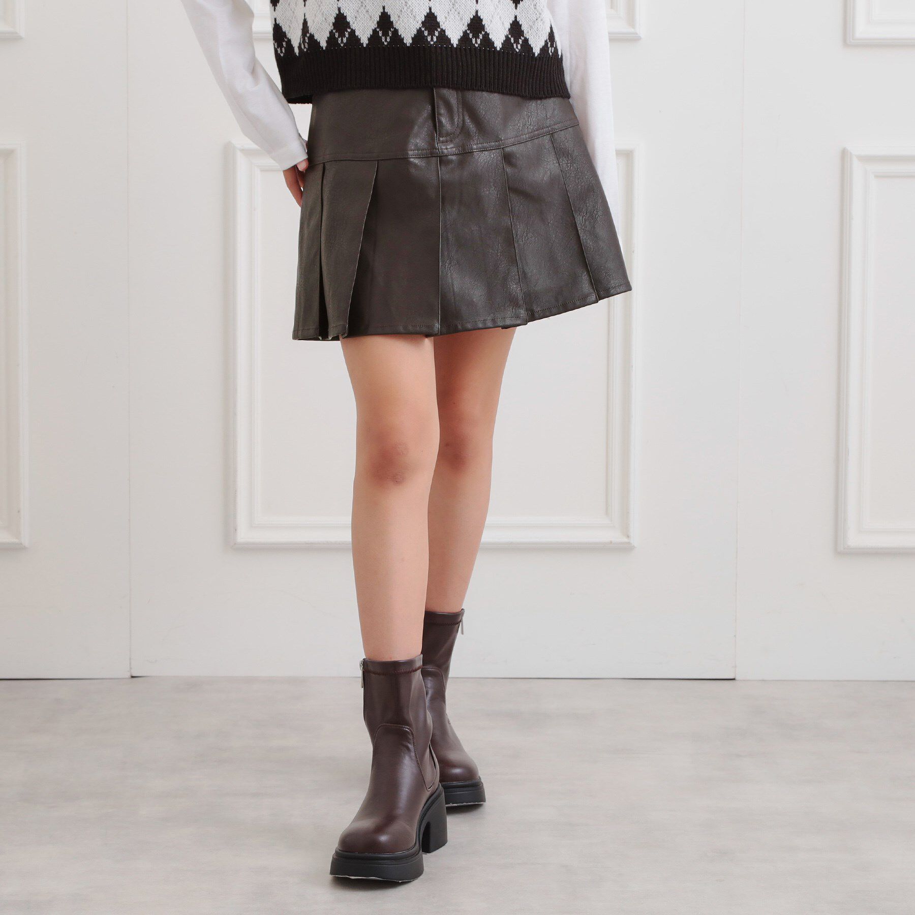 PINK-latte「合成皮革裾プリーツスカート」|スカート|モカブラウン(042