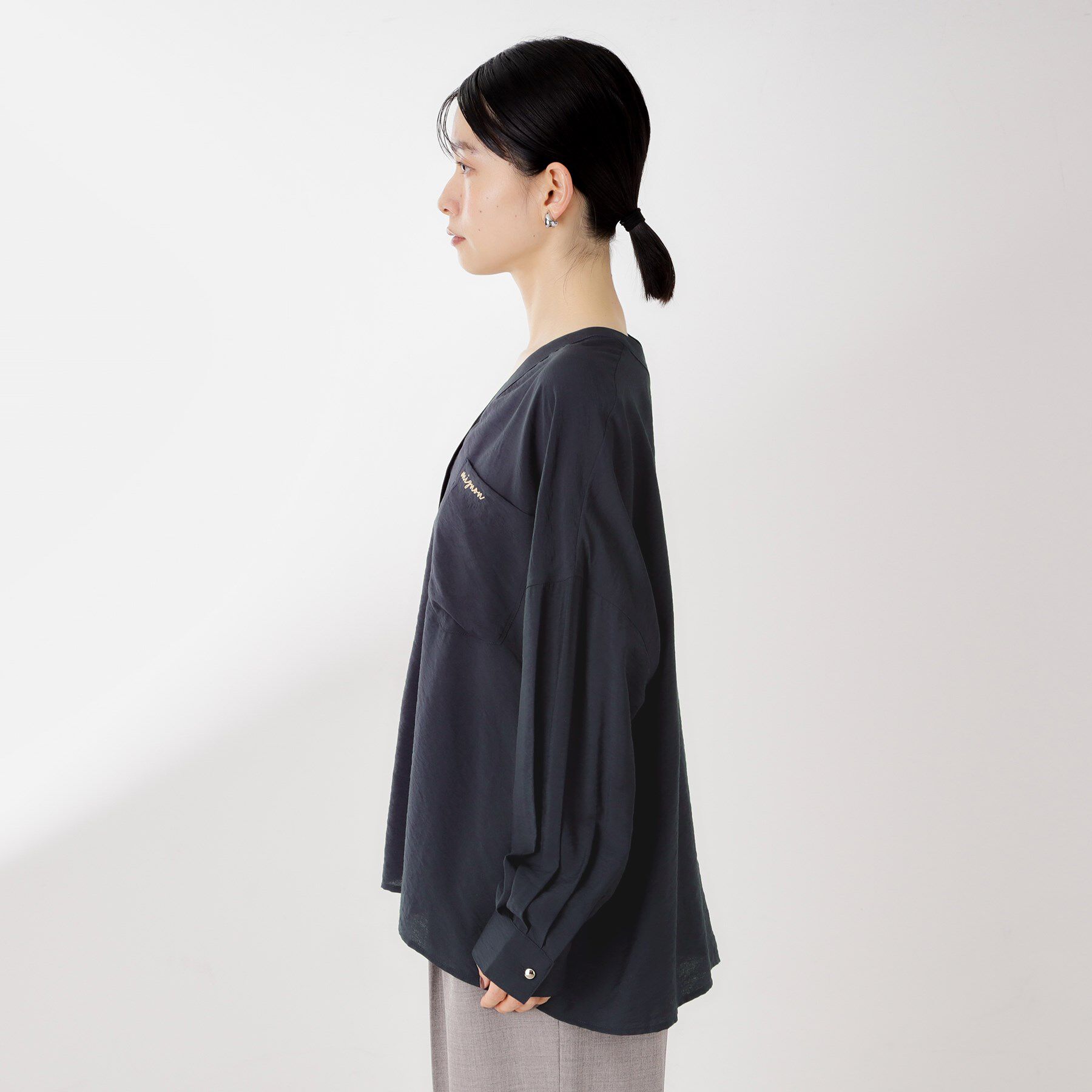 THE SHOP TK「刺繍ポケットオーバーシャツ【体型カバー/洗濯機OK】」|シャツ・ブラウス|