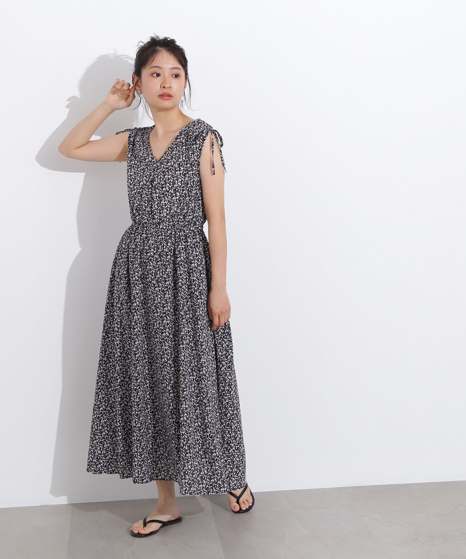  「フラワープリントノースリーブワンピース」|ワンピース|