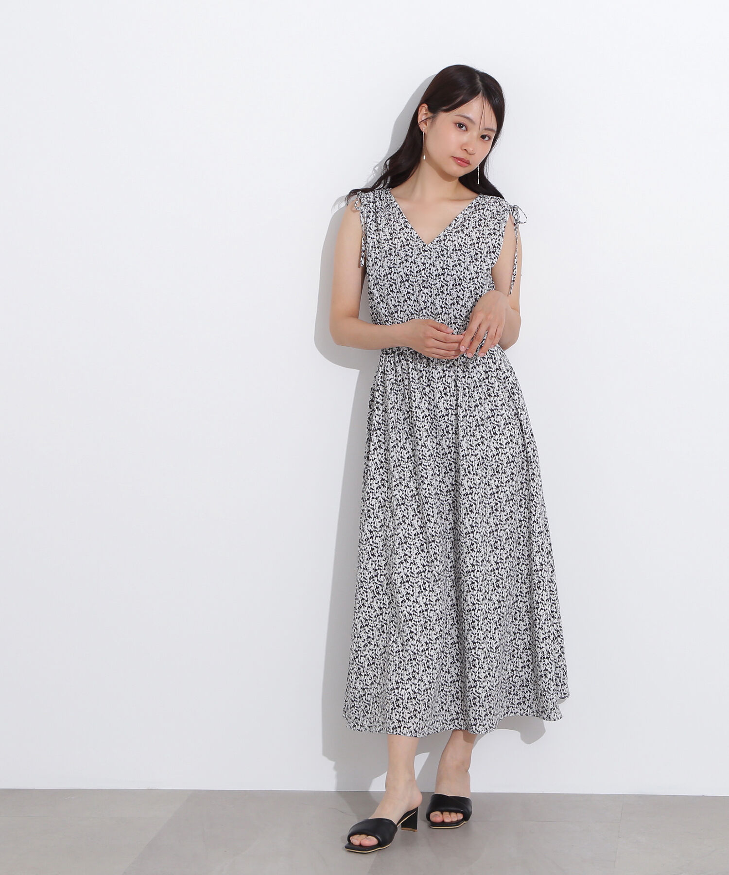  「フラワープリントノースリーブワンピース」|ワンピース|